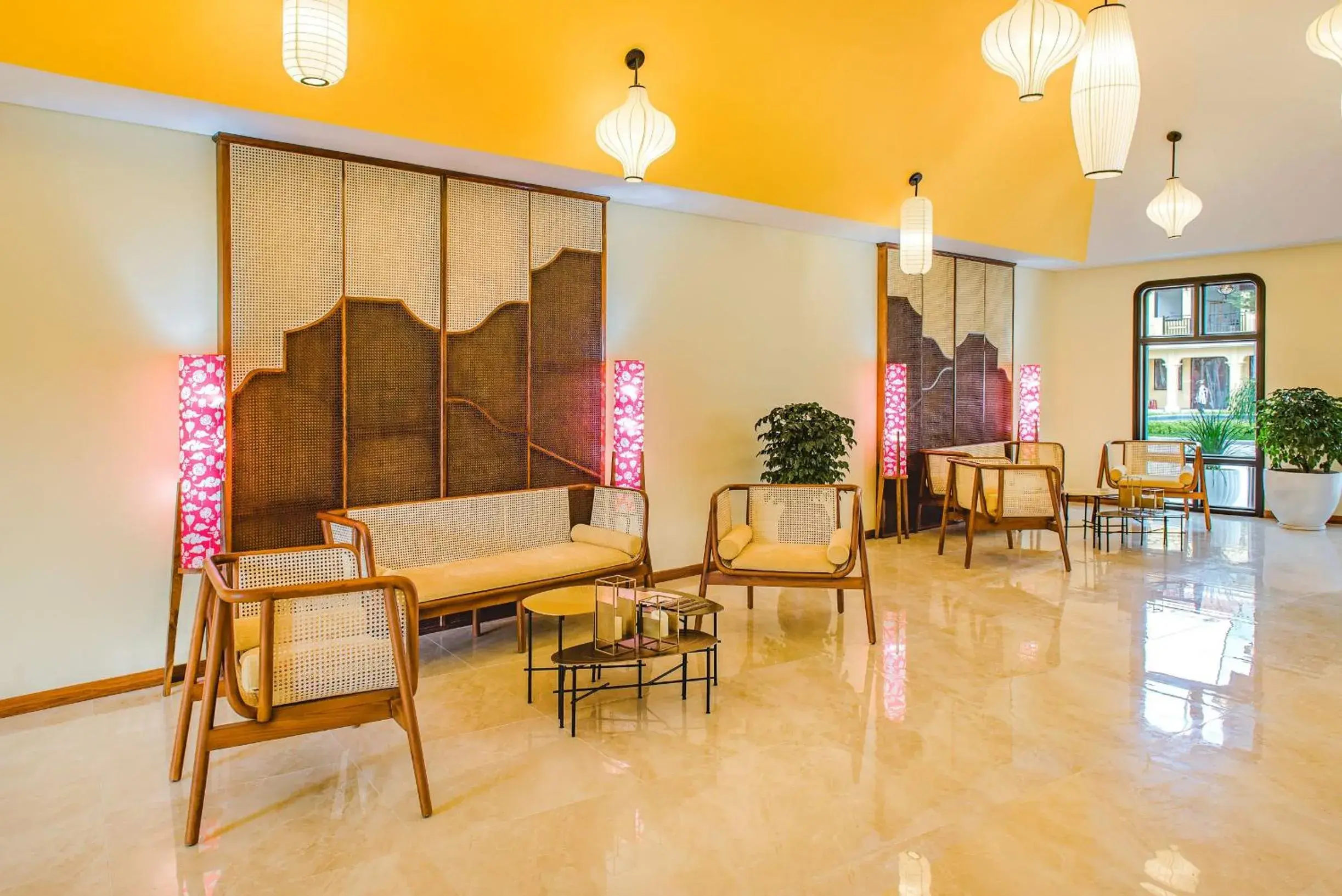 Communal lounge/ TV room in Hoi An Memories Resort & Spa