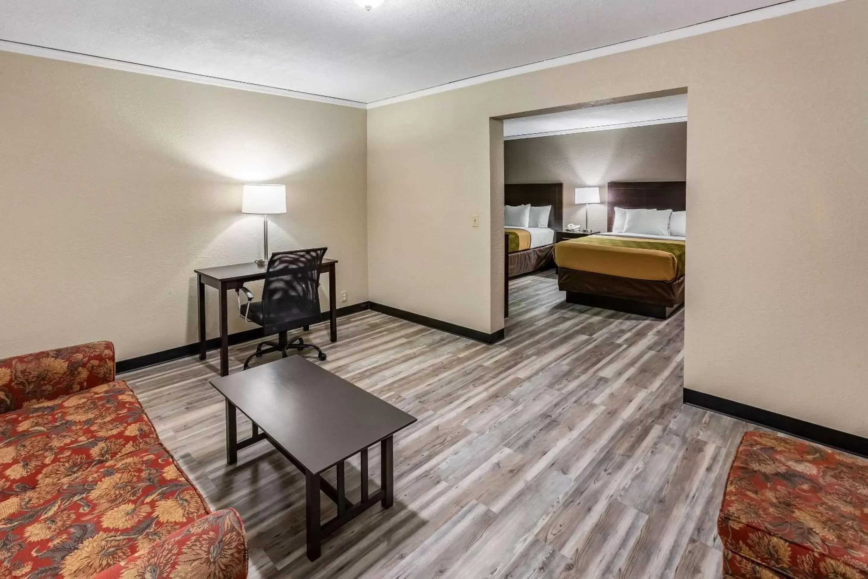 Photo of the whole room in Econo Lodge Inn & Suites Newton