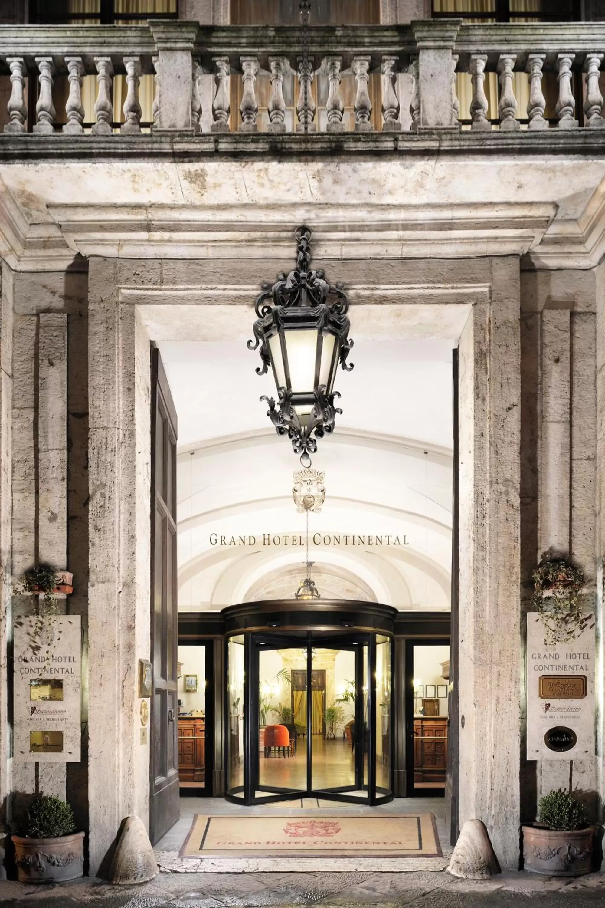 Facade/entrance in Grand Hotel Continental Siena - Starhotels Collezione