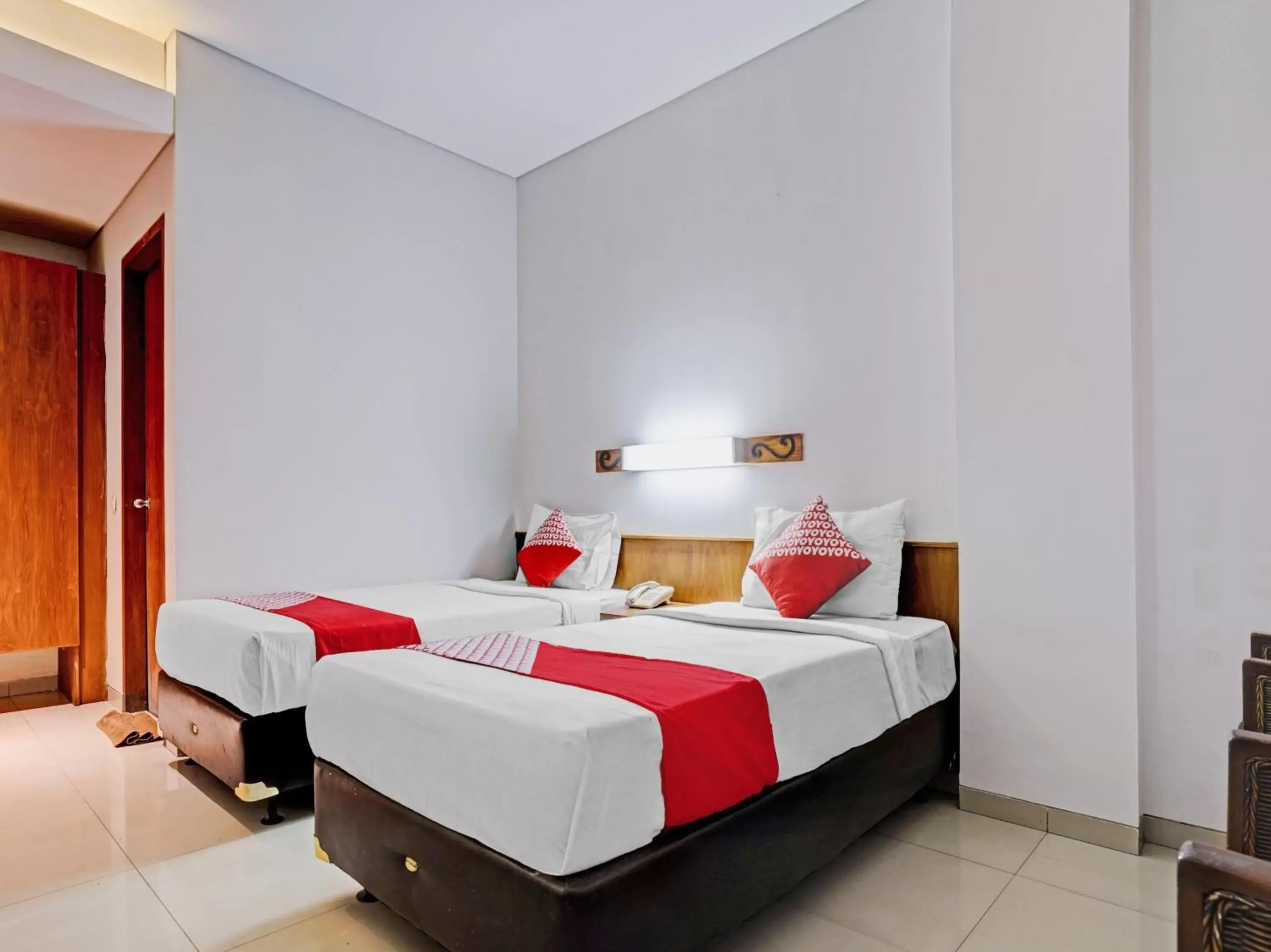 Bedroom, Bed in Flagship 90501 Hotel Montameri