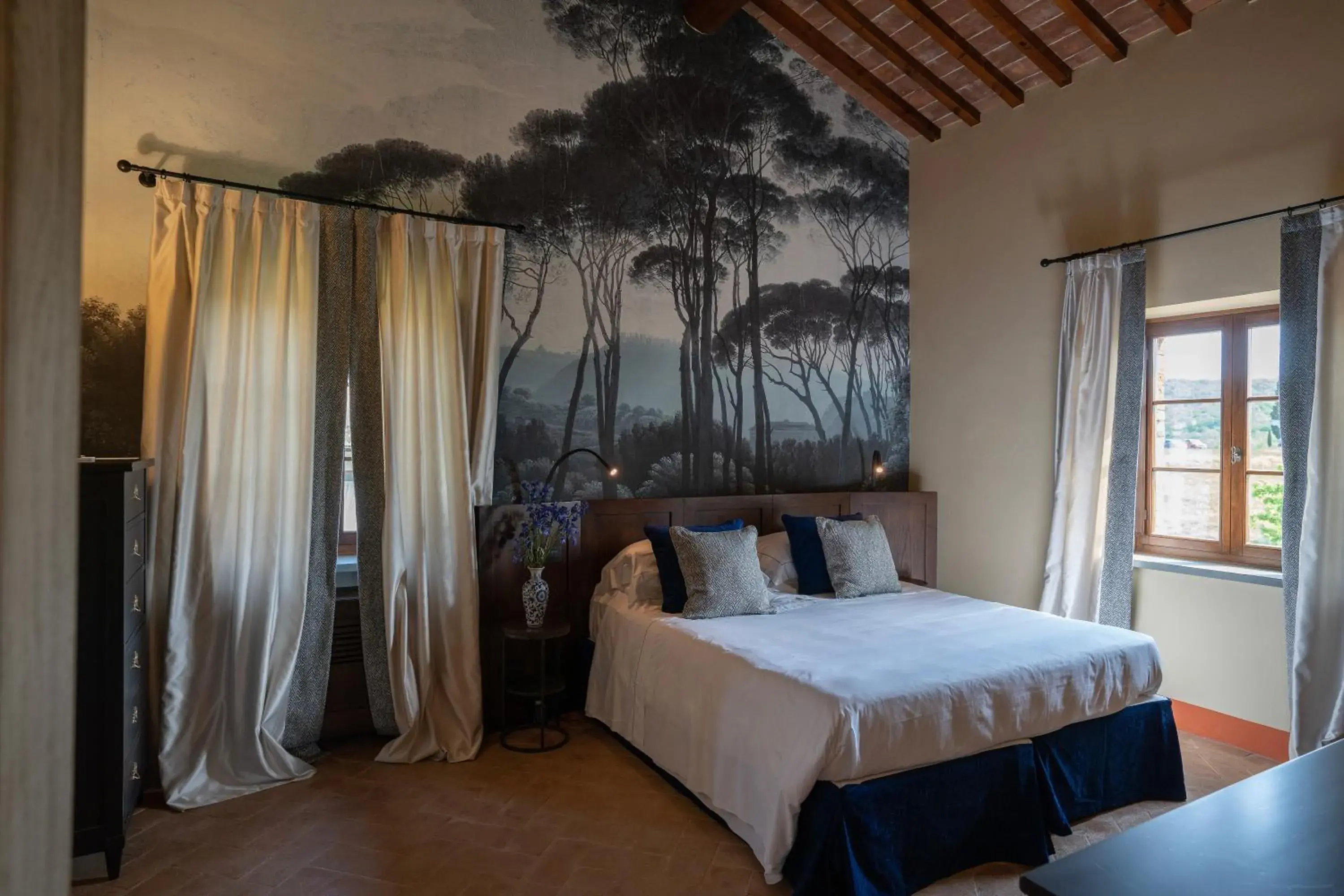 Bed in Castel Monastero - The Leading Hotels of the World