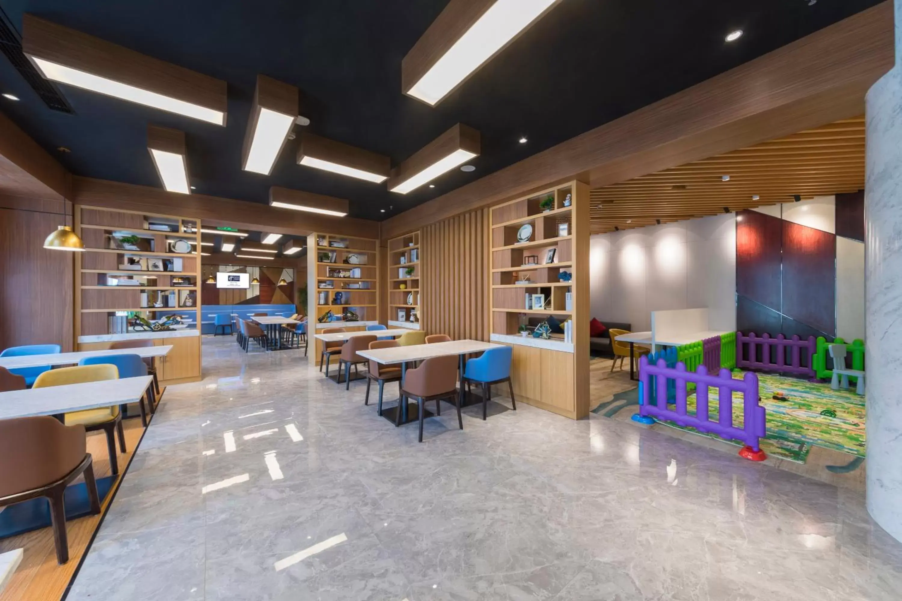 Restaurant/places to eat in Holiday Inn Express Qingdao Chengyang Central by IHG Restaurant/places to eat in Holiday Inn Express Qingdao Chengyang Central by IHG