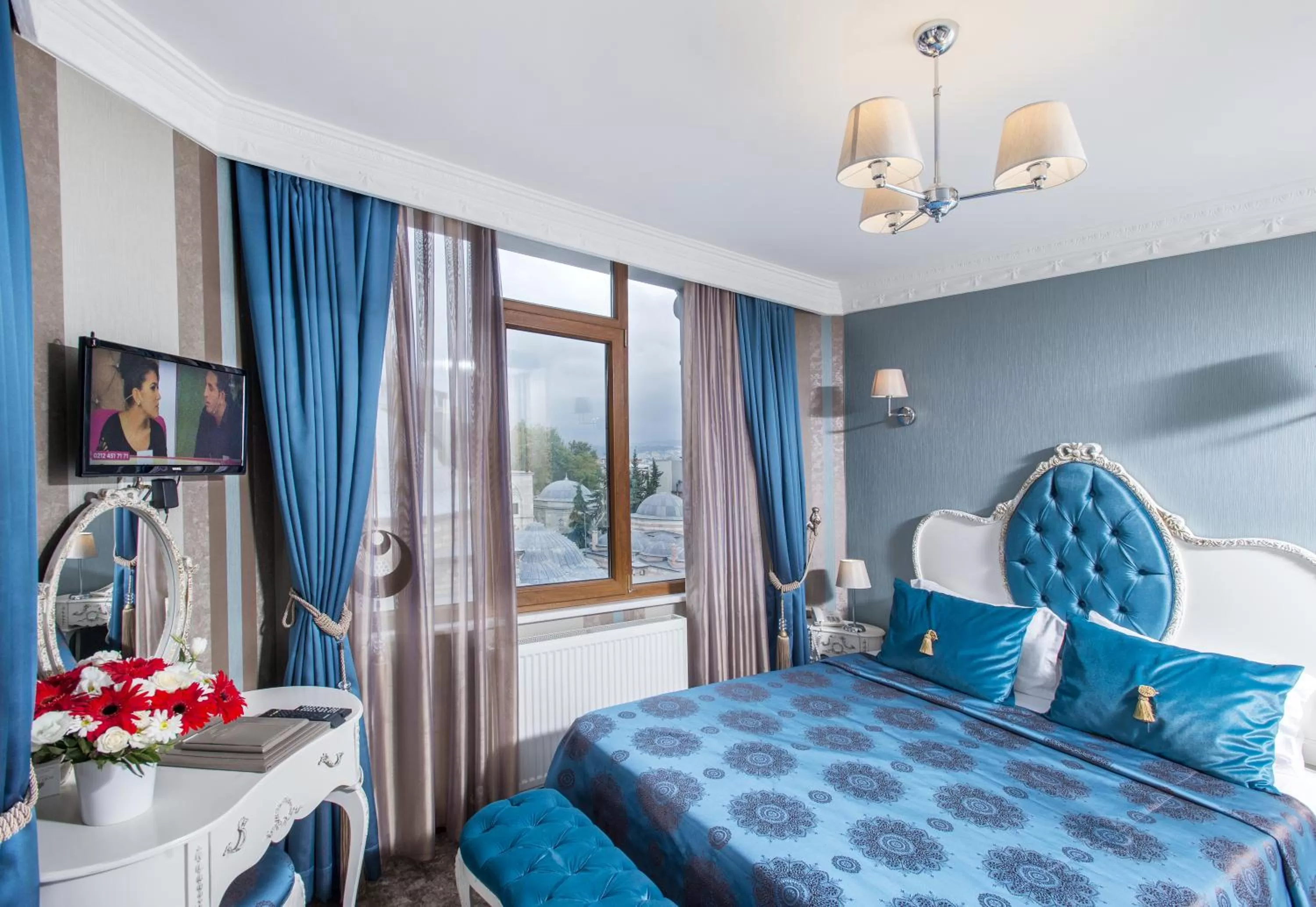 Photo of the whole room in Port Hotel