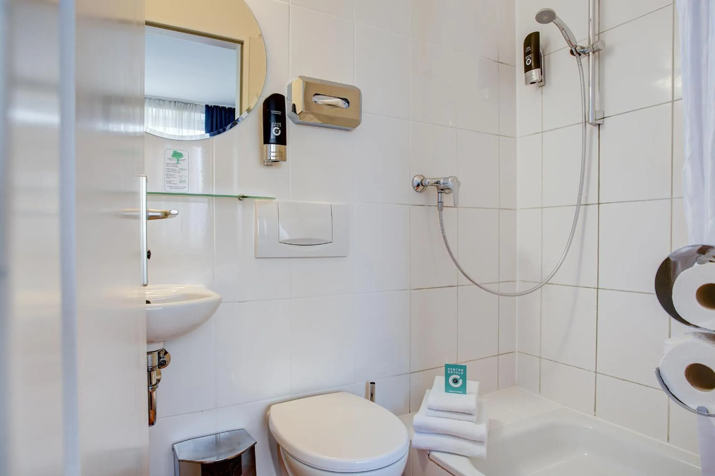 Bathroom in Hotel Keese Hamburg