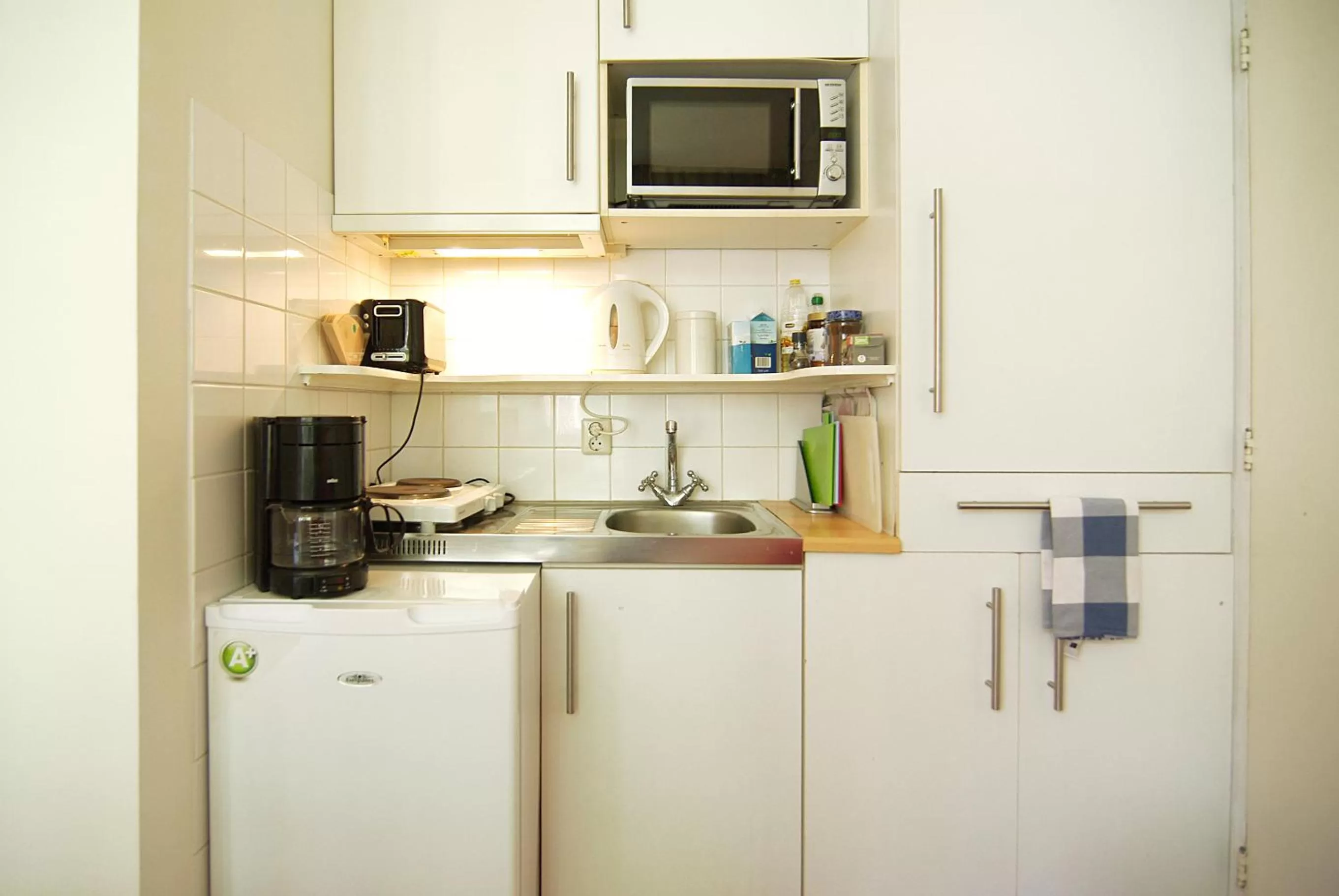 Kitchen/Kitchenette in Wooden Mill B&B