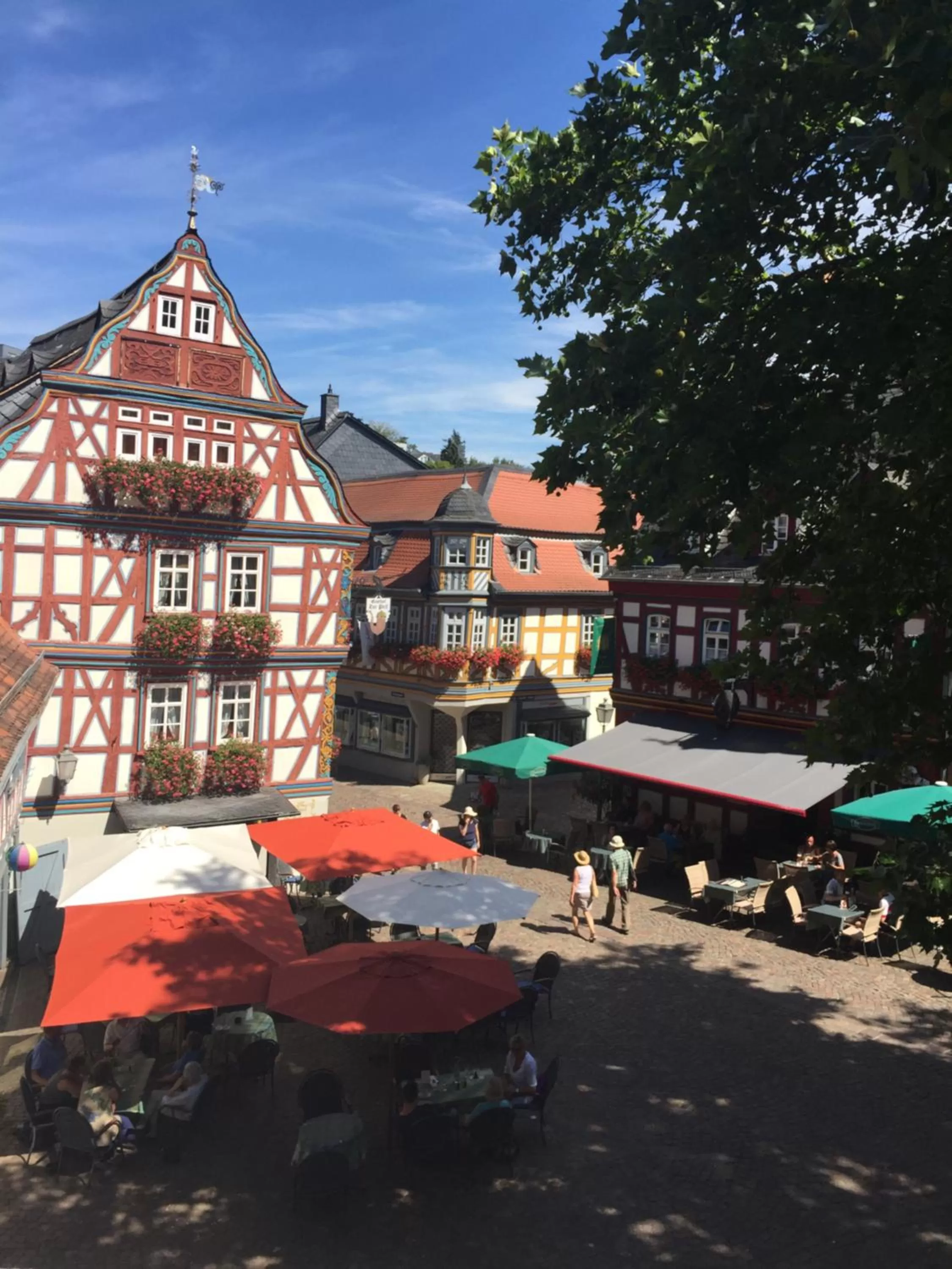Nearby landmark, Property Building in Moderne Wohnung im Rhein-Main-Gebiet