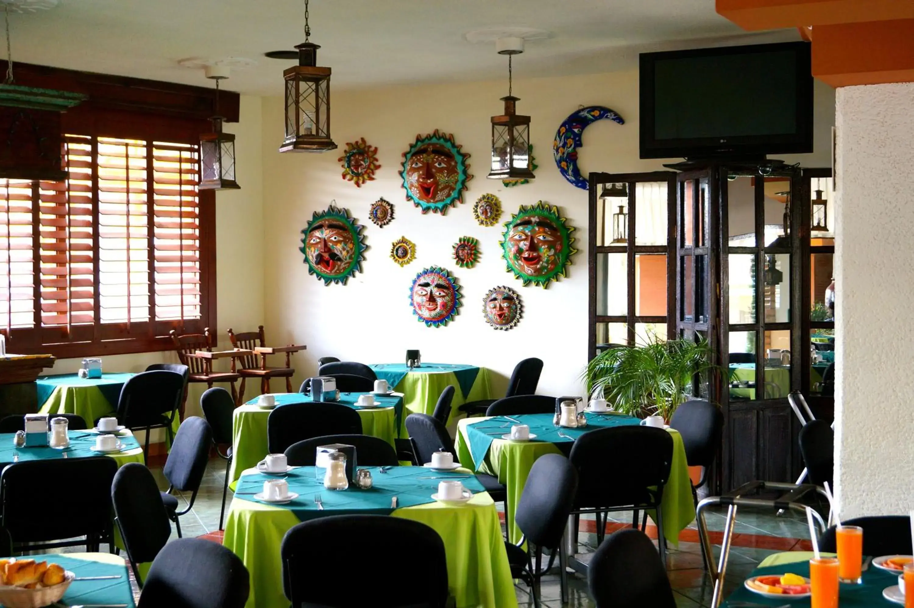 Restaurant/Places to Eat in Hotel & Suites Villa del Sol