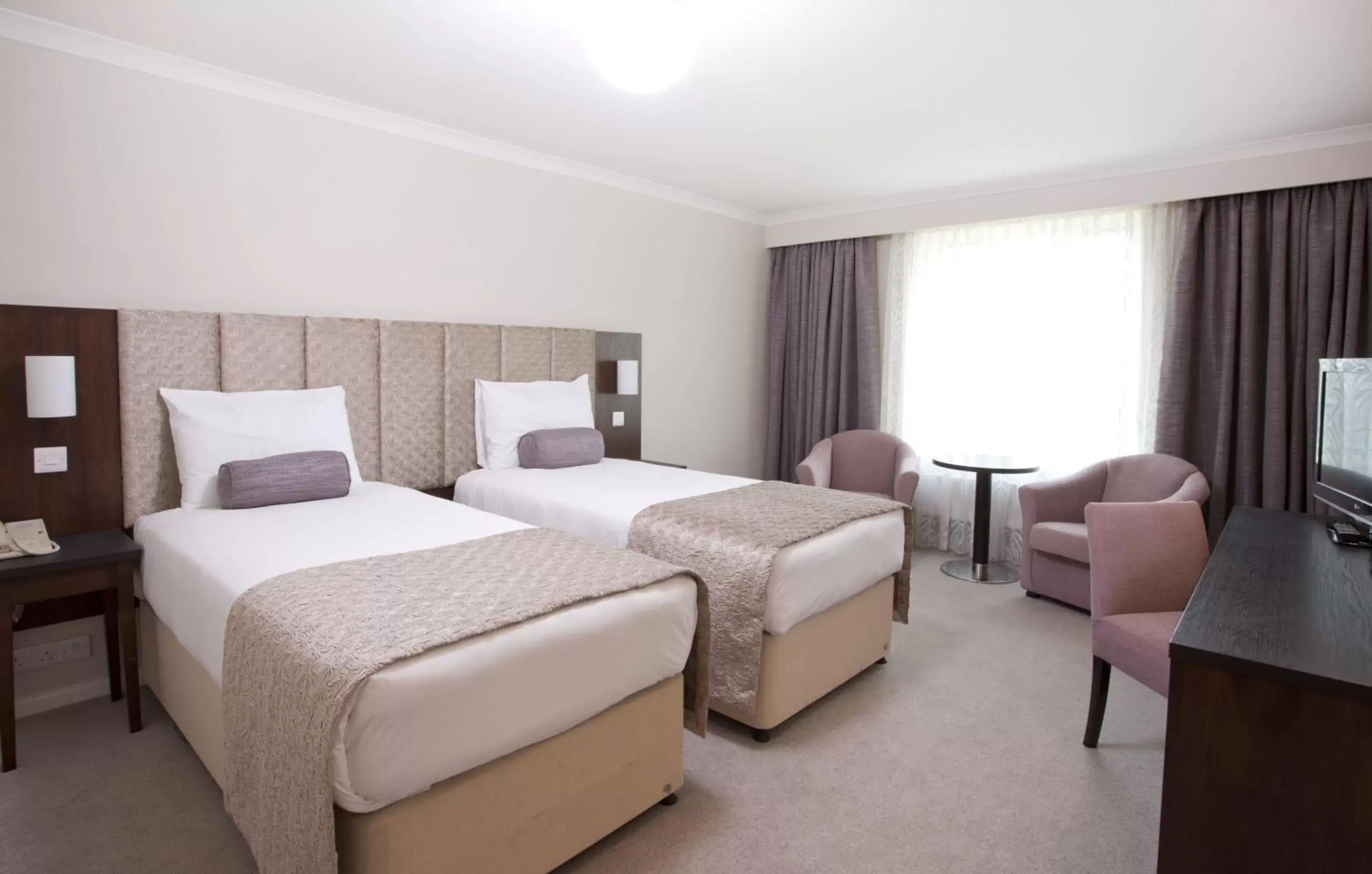 Bedroom, Bed in Sudbury House