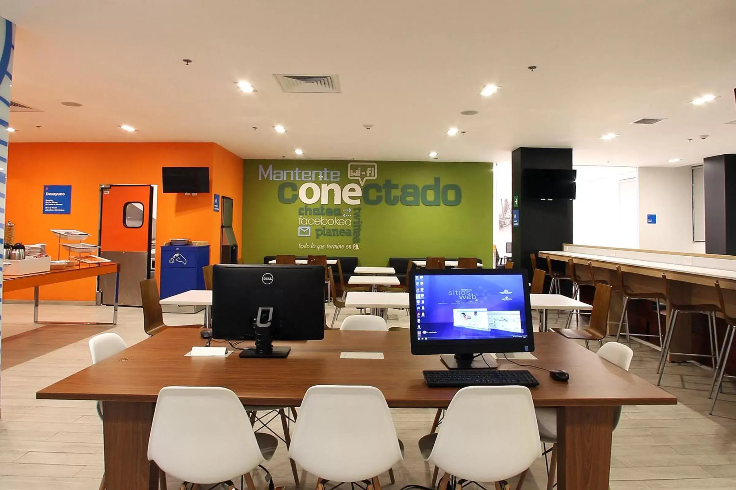 Meeting/conference room in One Periferico Sur