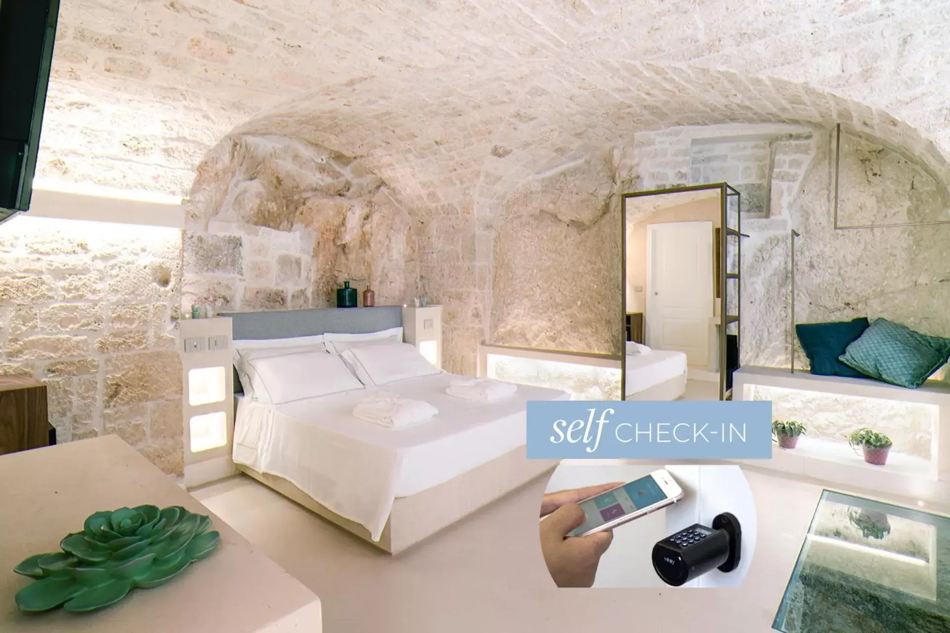 Bed in Vico Bianco Raro Villas Smart Rooms Collection