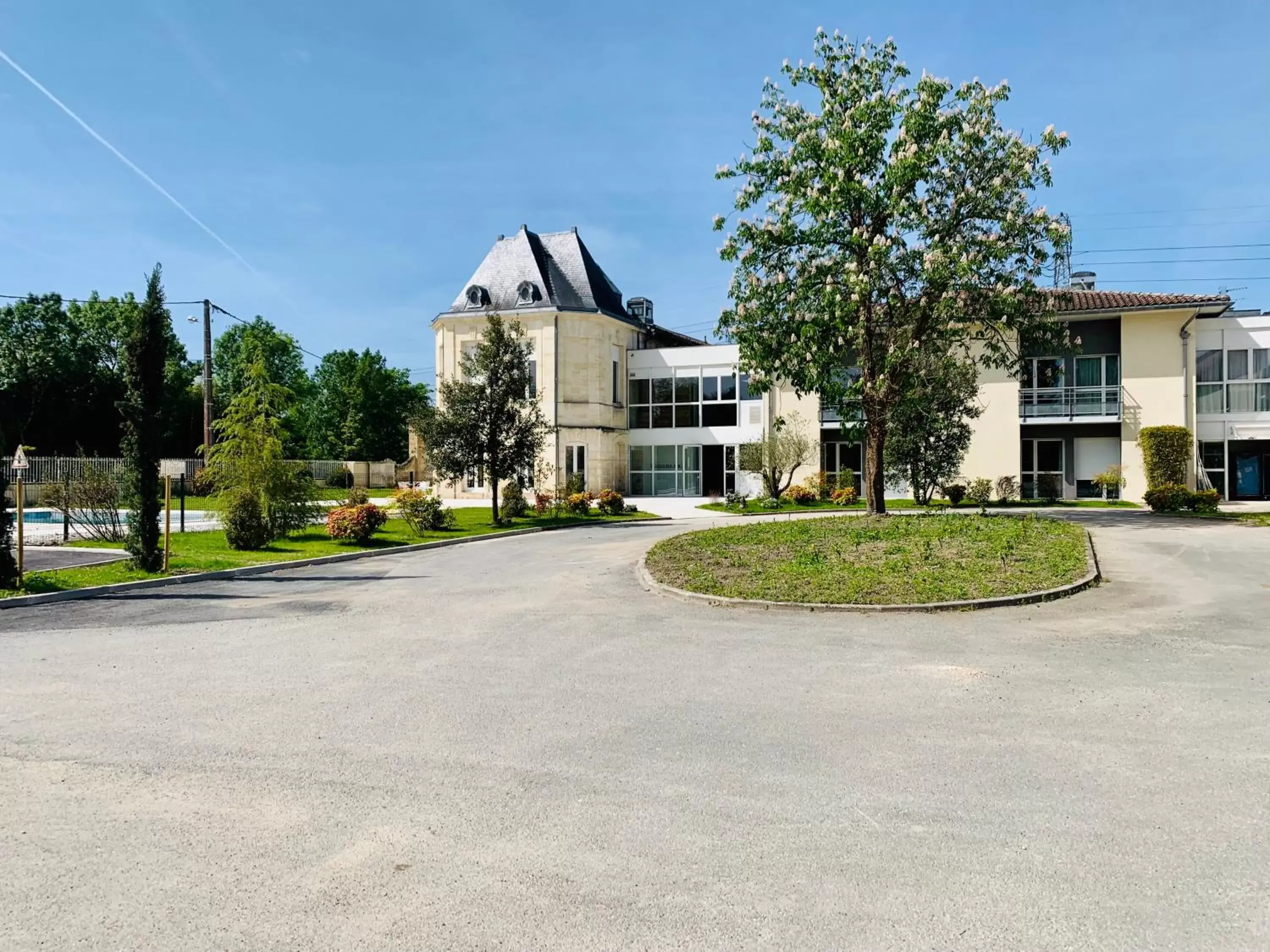 Property Building in Brit Hotel Bordeaux Arena