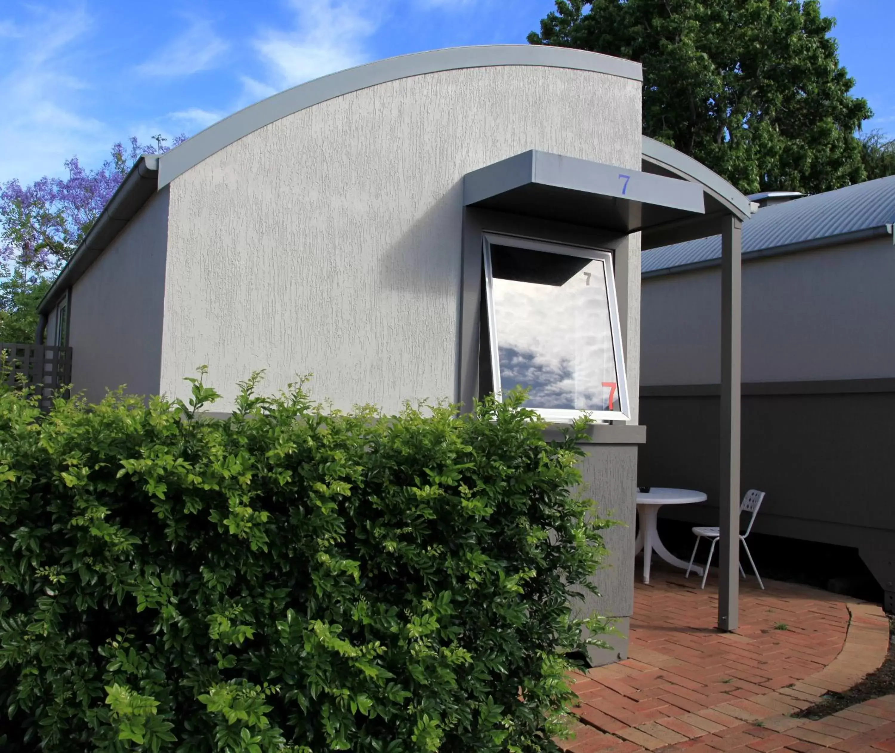 Photo of the whole room, Property Building in Travellers Motor Village