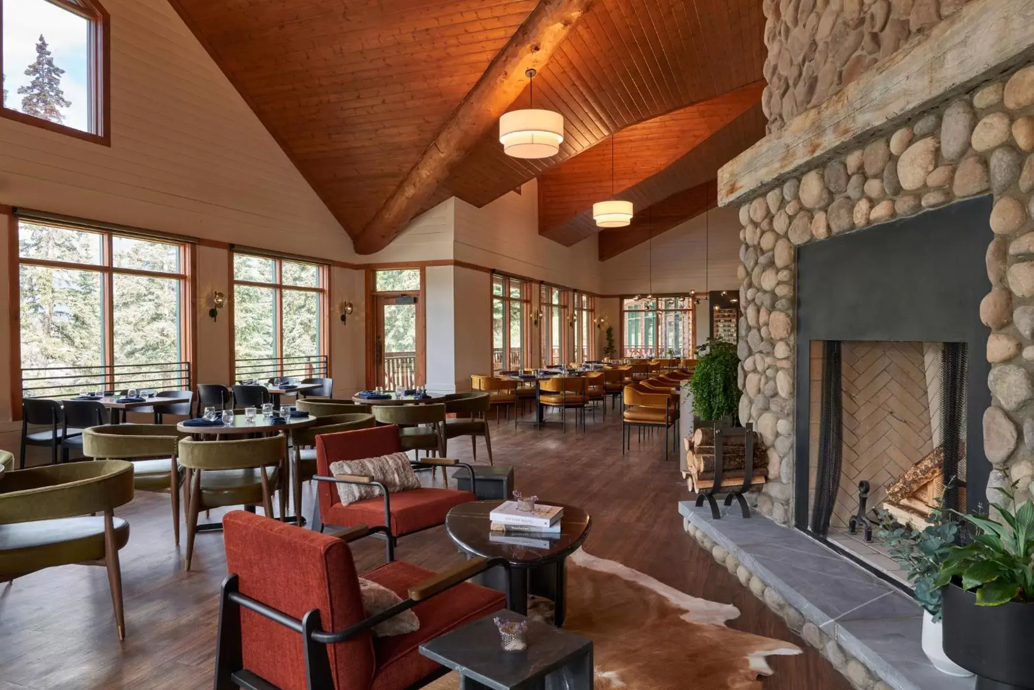 Restaurant/Places to Eat in Pyramid Lake Lodge