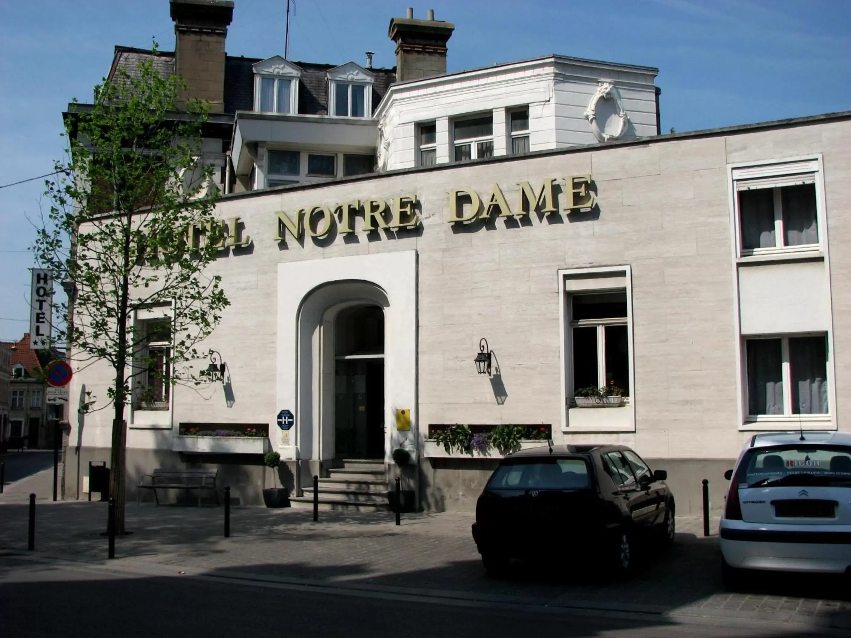 Facade/entrance, Property Building in Brit Hotel Notre Dame