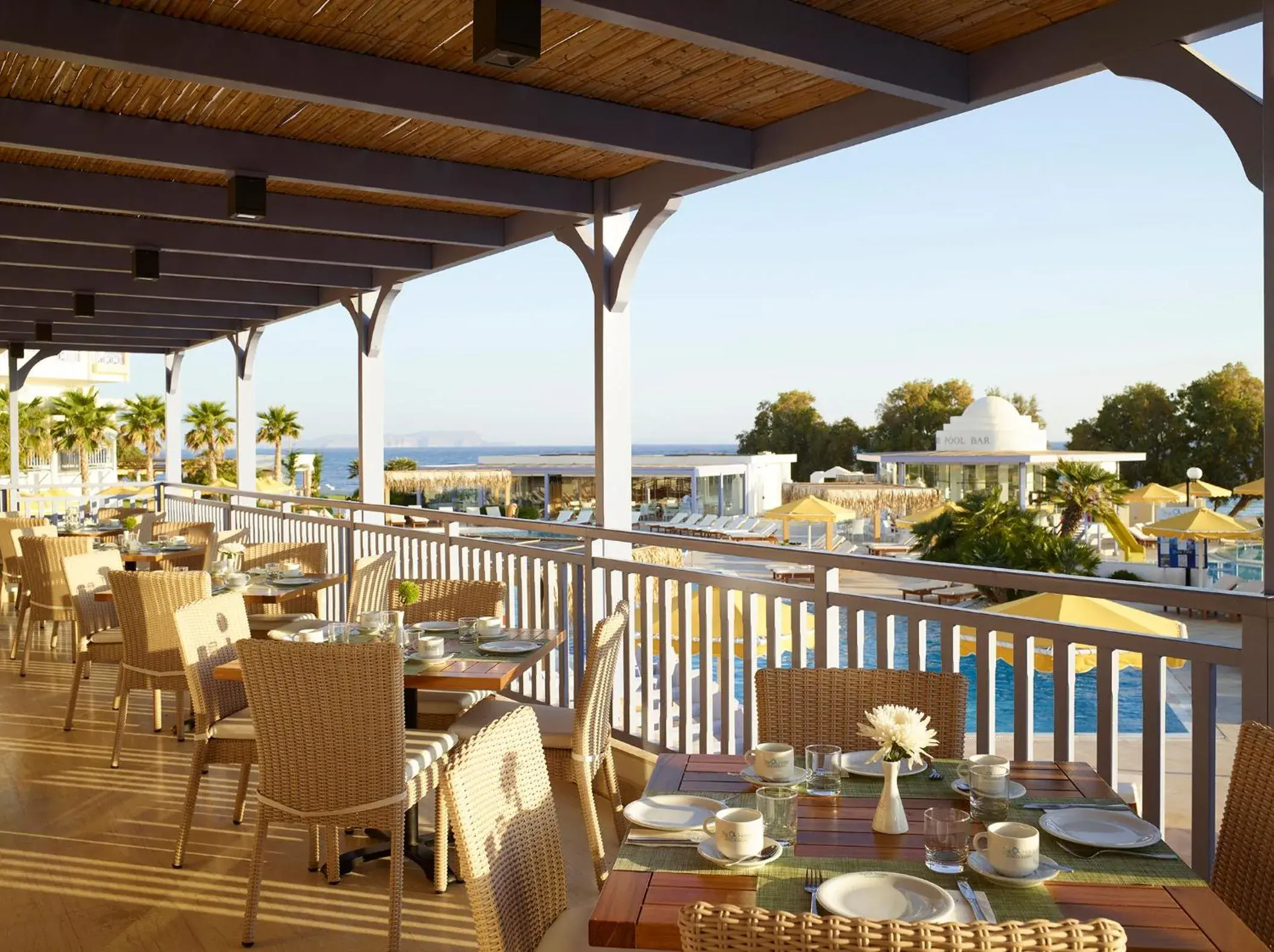 Balcony/Terrace, Restaurant/Places to Eat in Serita Beach Hotel