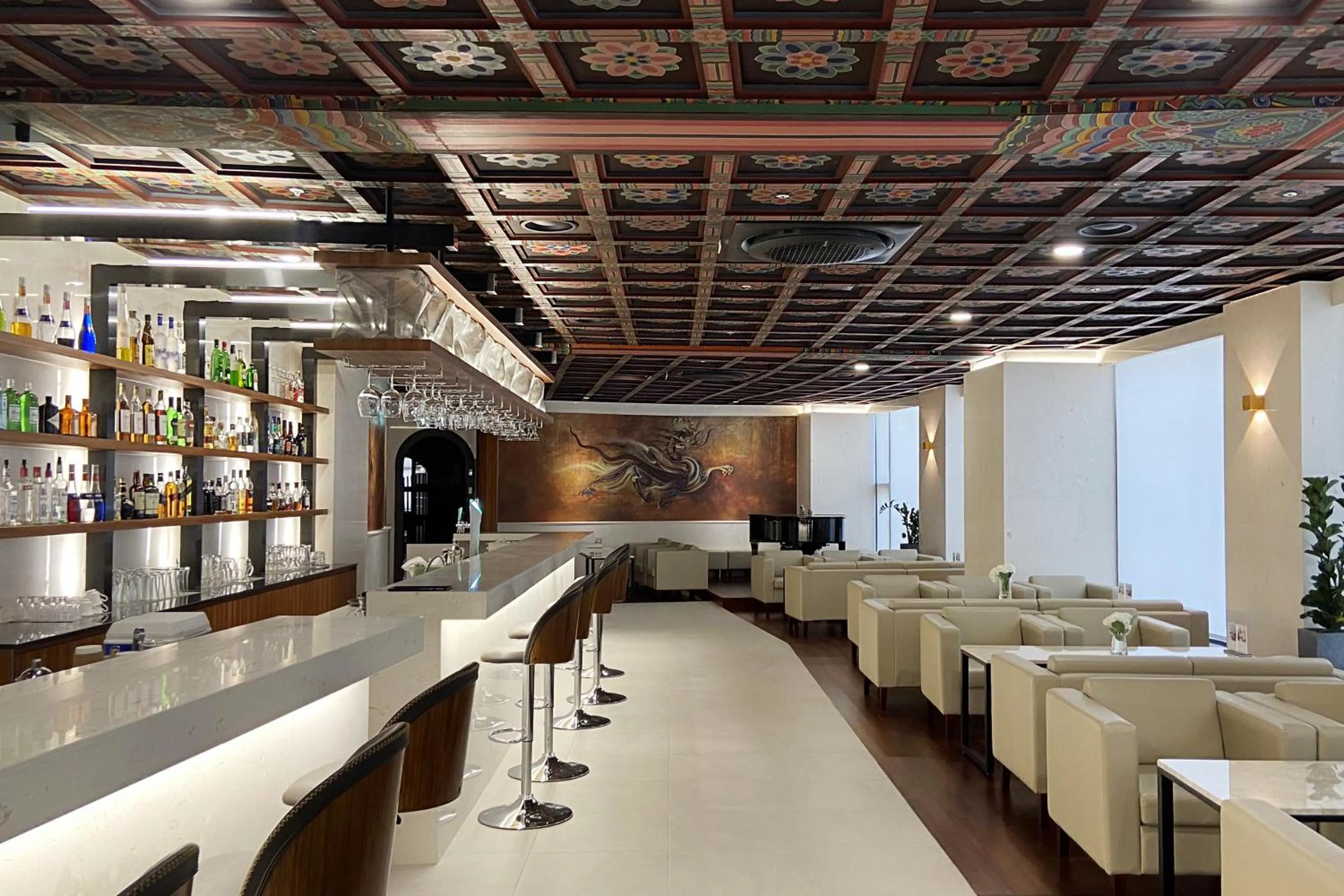Lounge or bar in Commodore Hotel Busan