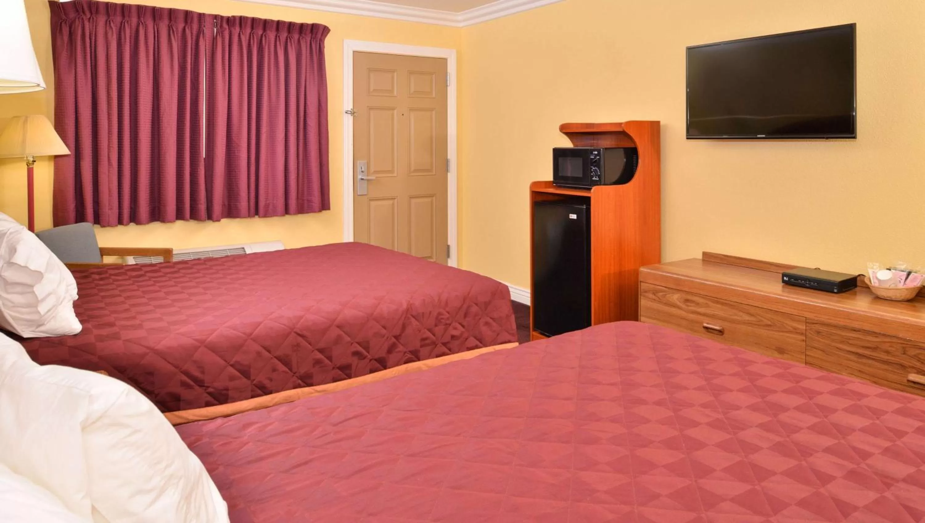 Photo of the whole room, Bed in Magnuson Hotel Blythe