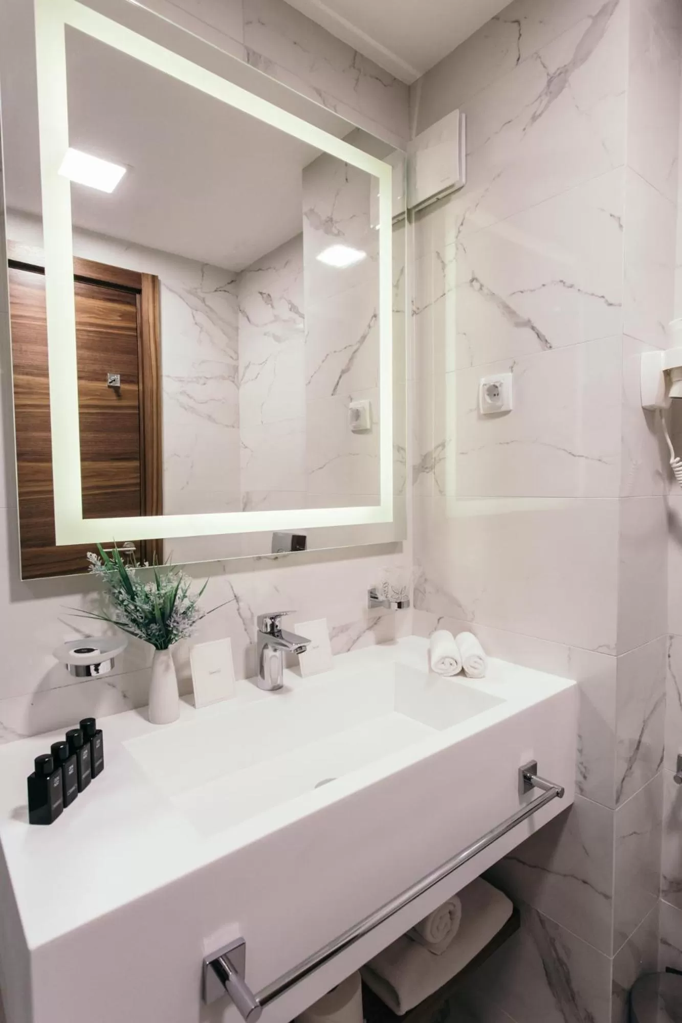 Bathroom in Central Point Hotel Beograd