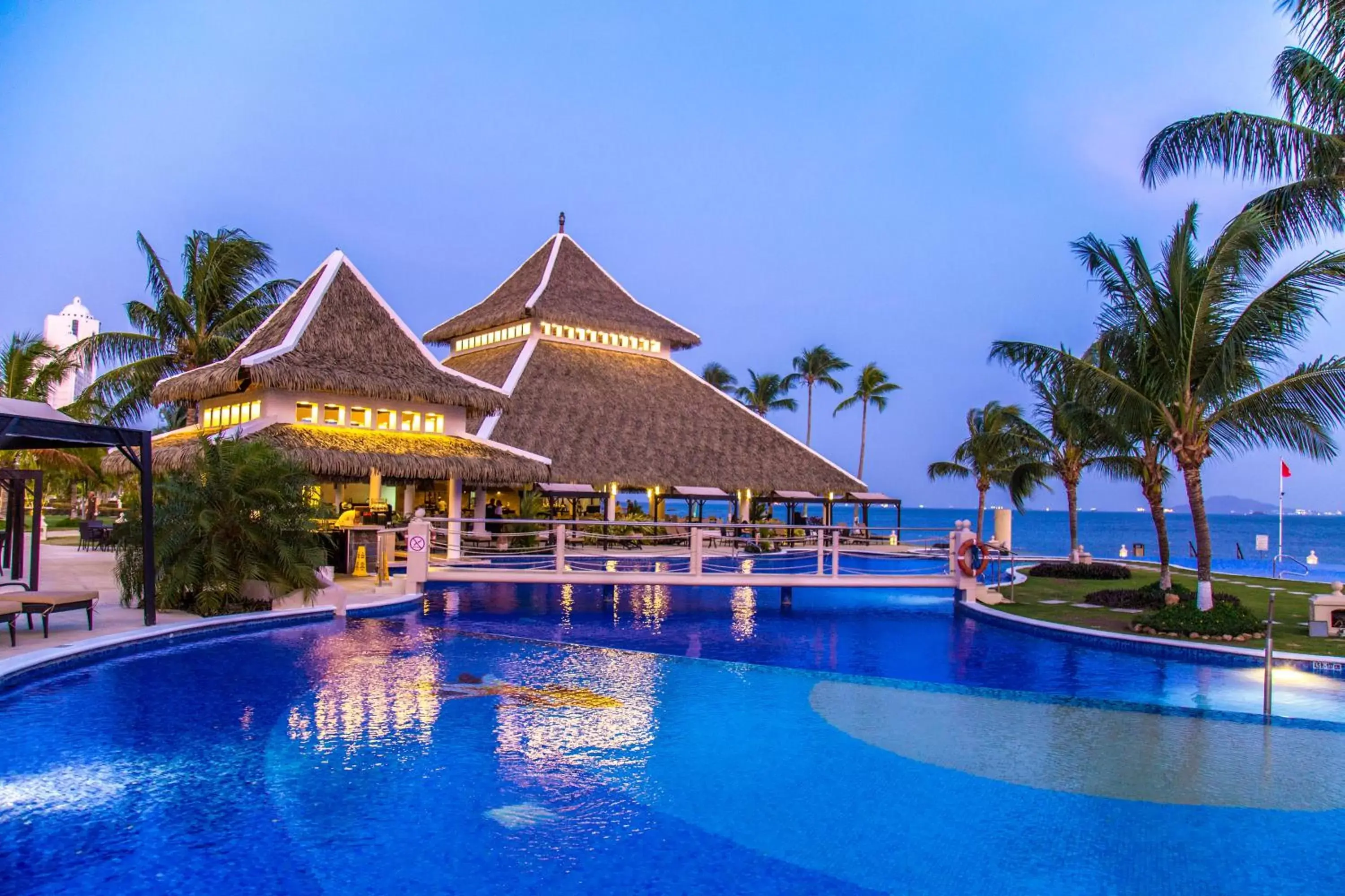 Swimming pool in Dreams Playa Bonita All Inclusive Swimming pool in Dreams Playa Bonita All Inclusive