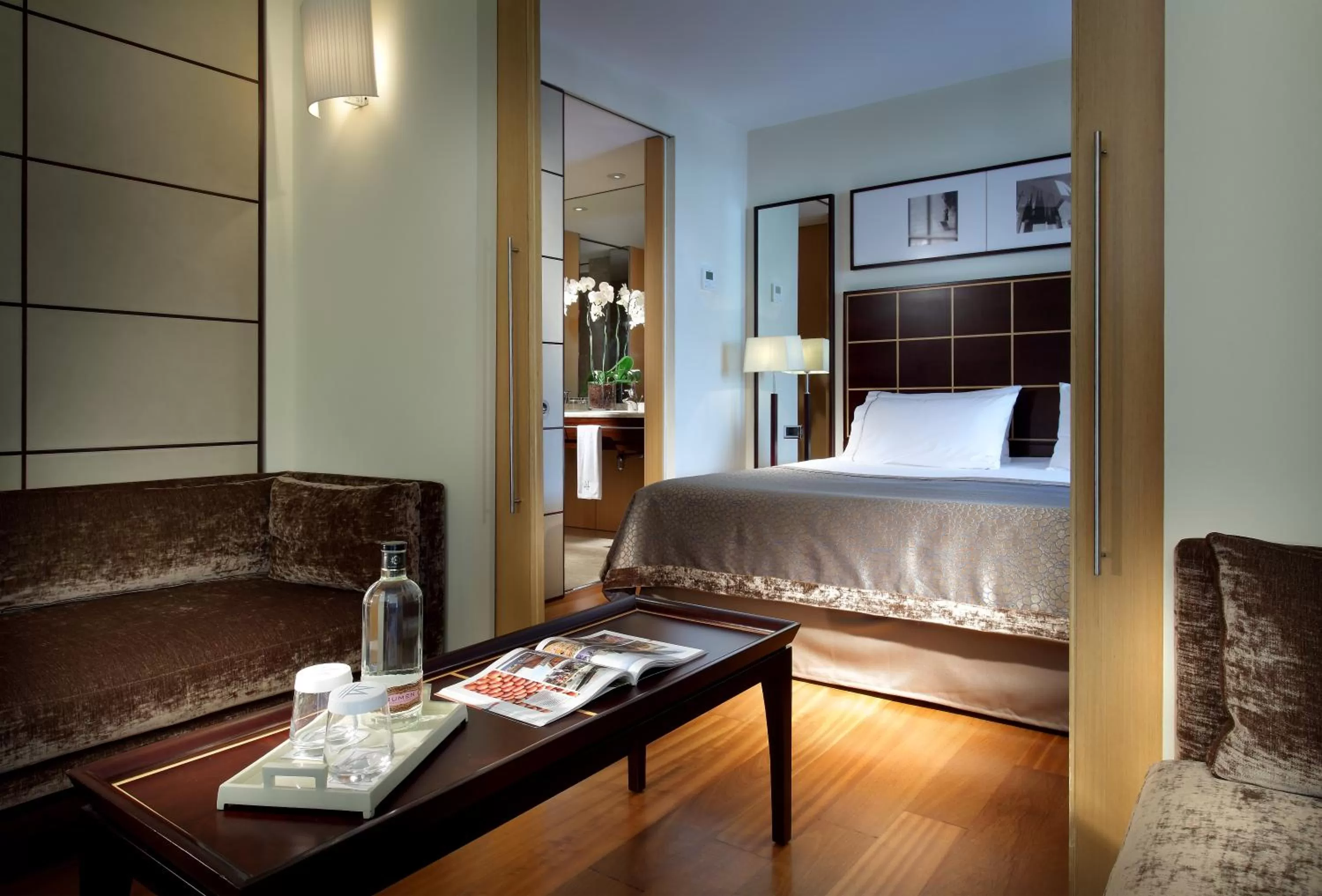 Bed in Eurostars Grand Marina Hotel GL