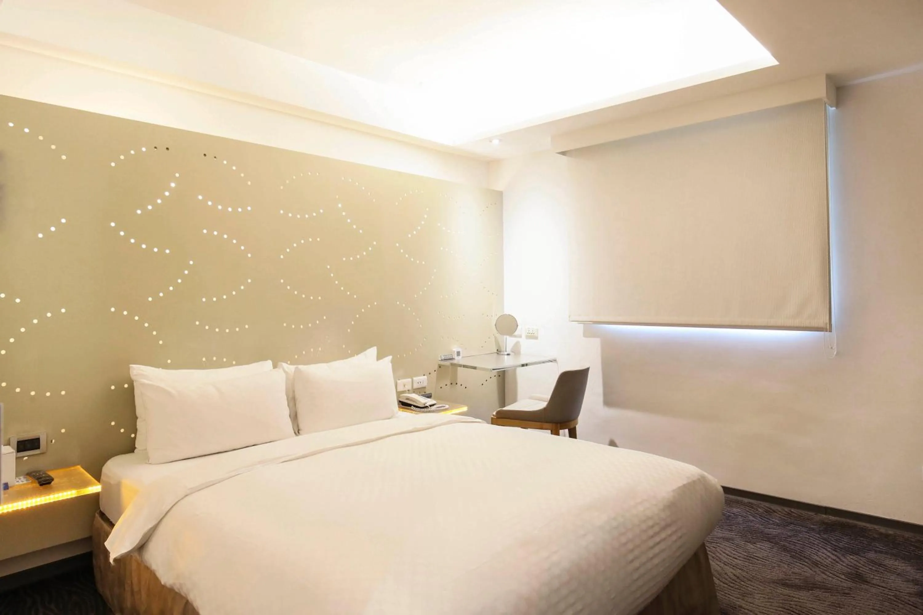 Photo of the whole room, Bed in Dandy Hotel-Daan Park Branch