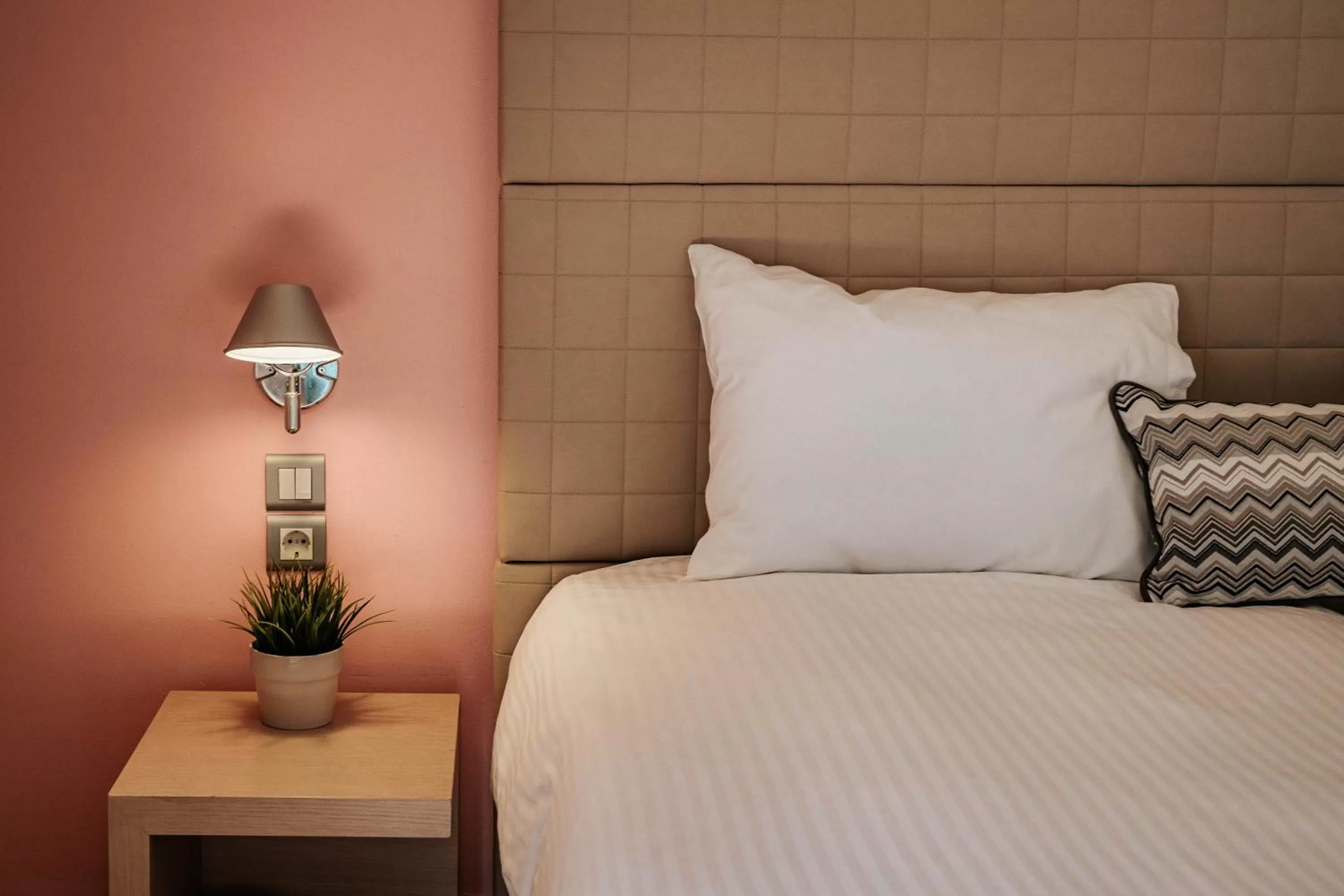 Decorative detail, Bed in Domotel Olympia