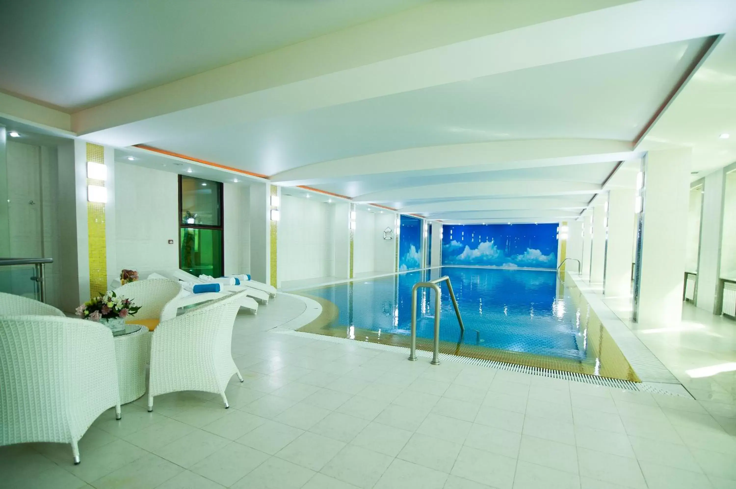 Spa and wellness centre/facilities, Swimming Pool in Kazzhol Hotel Astana
