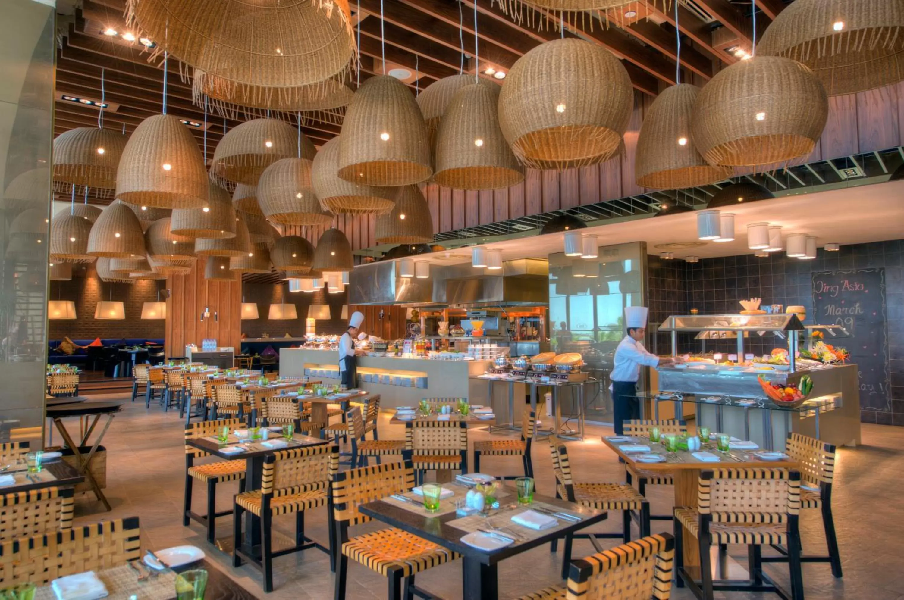 Restaurant/Places to Eat in Crowne Plaza Yas Island, an IHG Hotel