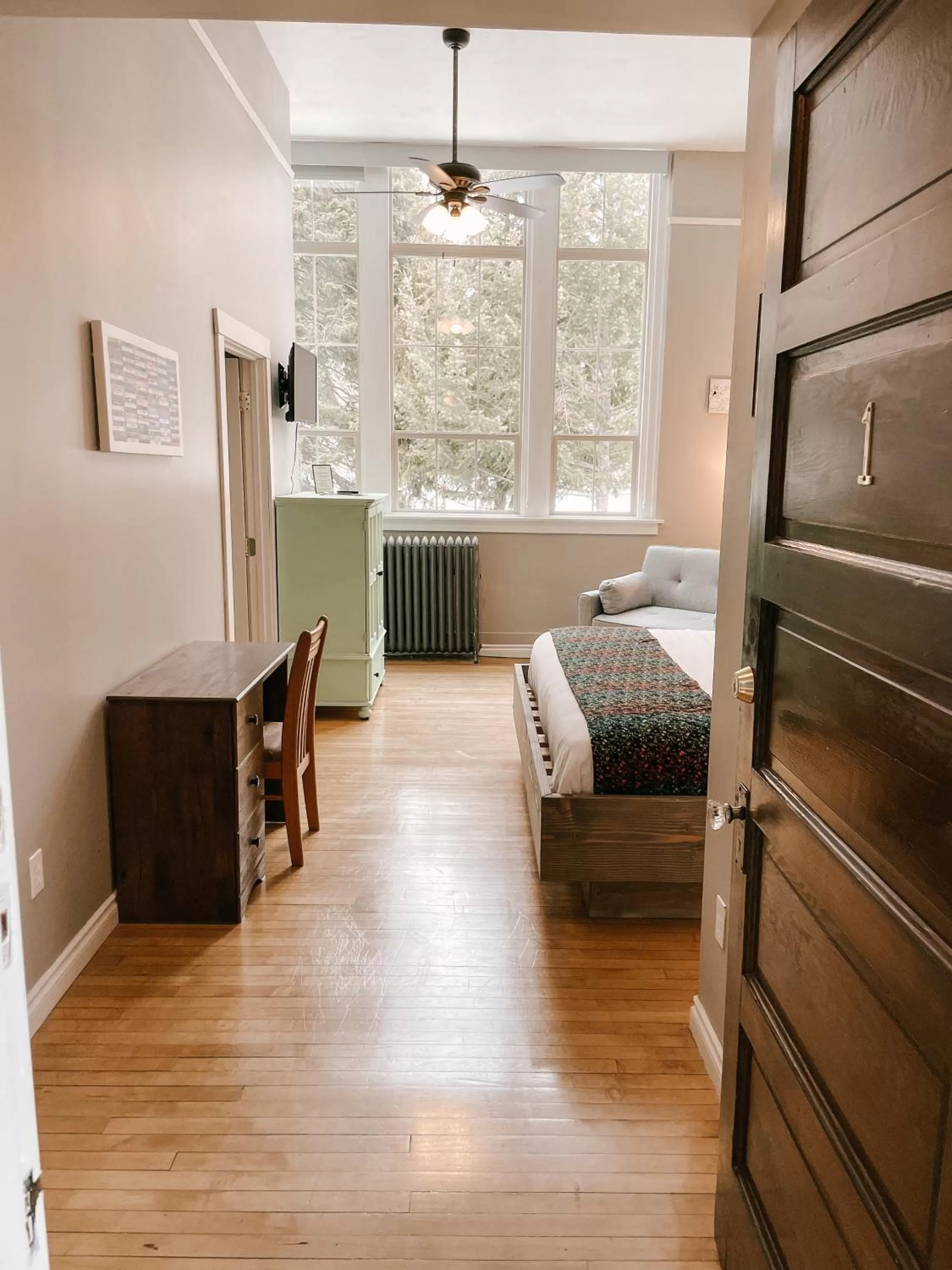 Bed in Northside School Bed & Breakfast