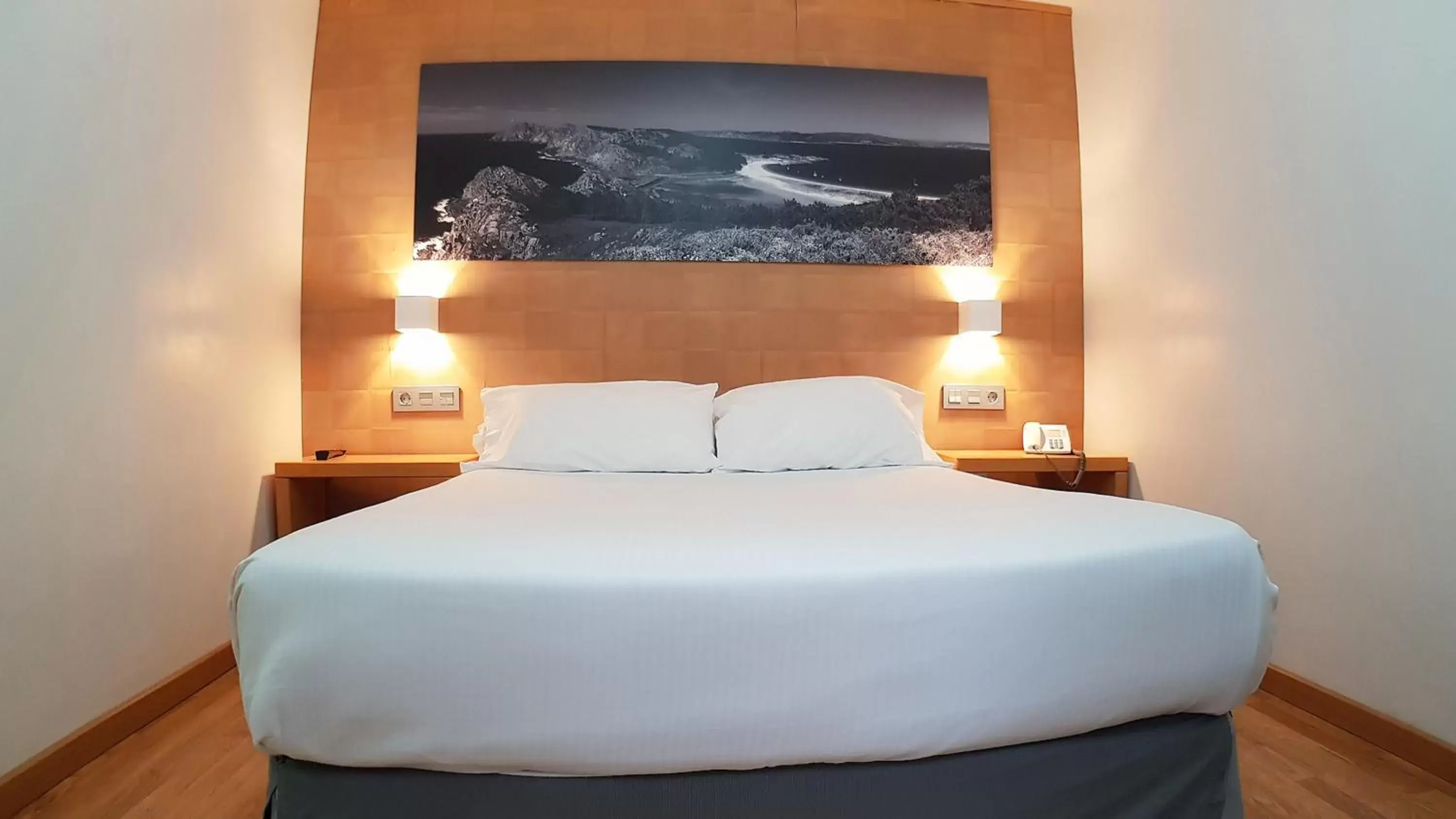 Bed in Hotel del Mar Vigo