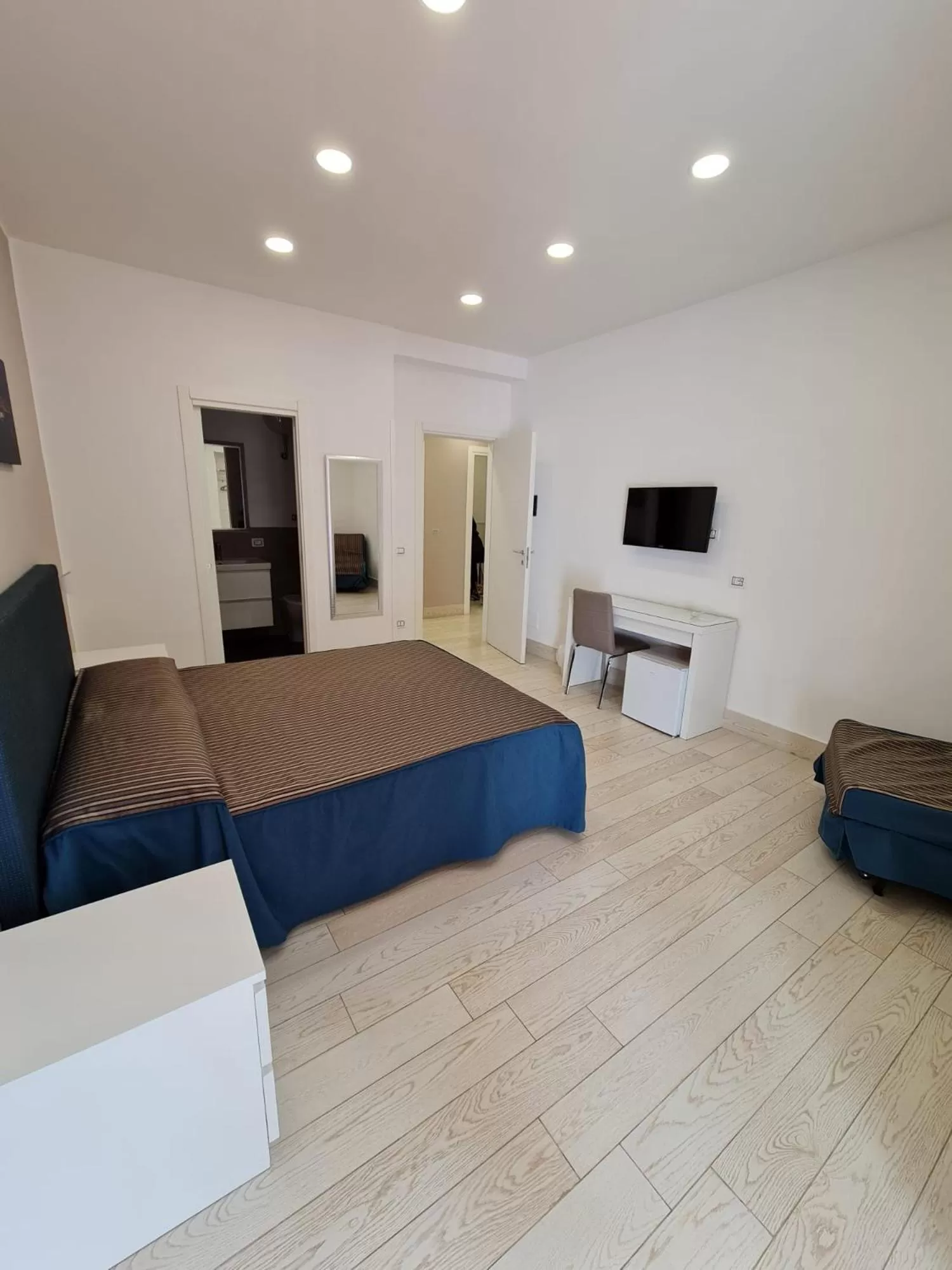 Photo of the whole room in Municipio sea