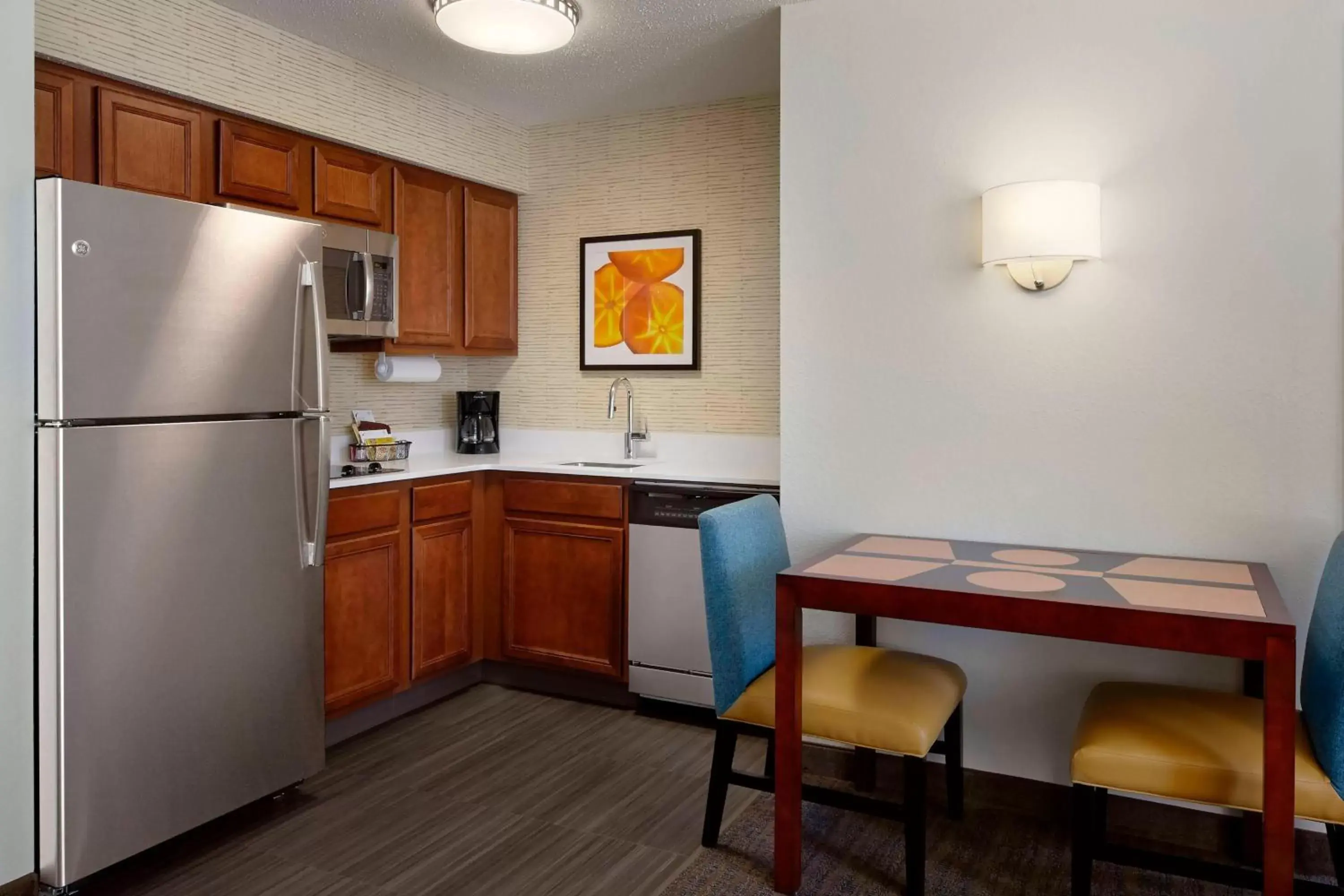 Kitchen or kitchenette, Kitchen/Kitchenette in Residence Inn Saint Louis Airport / Earth City