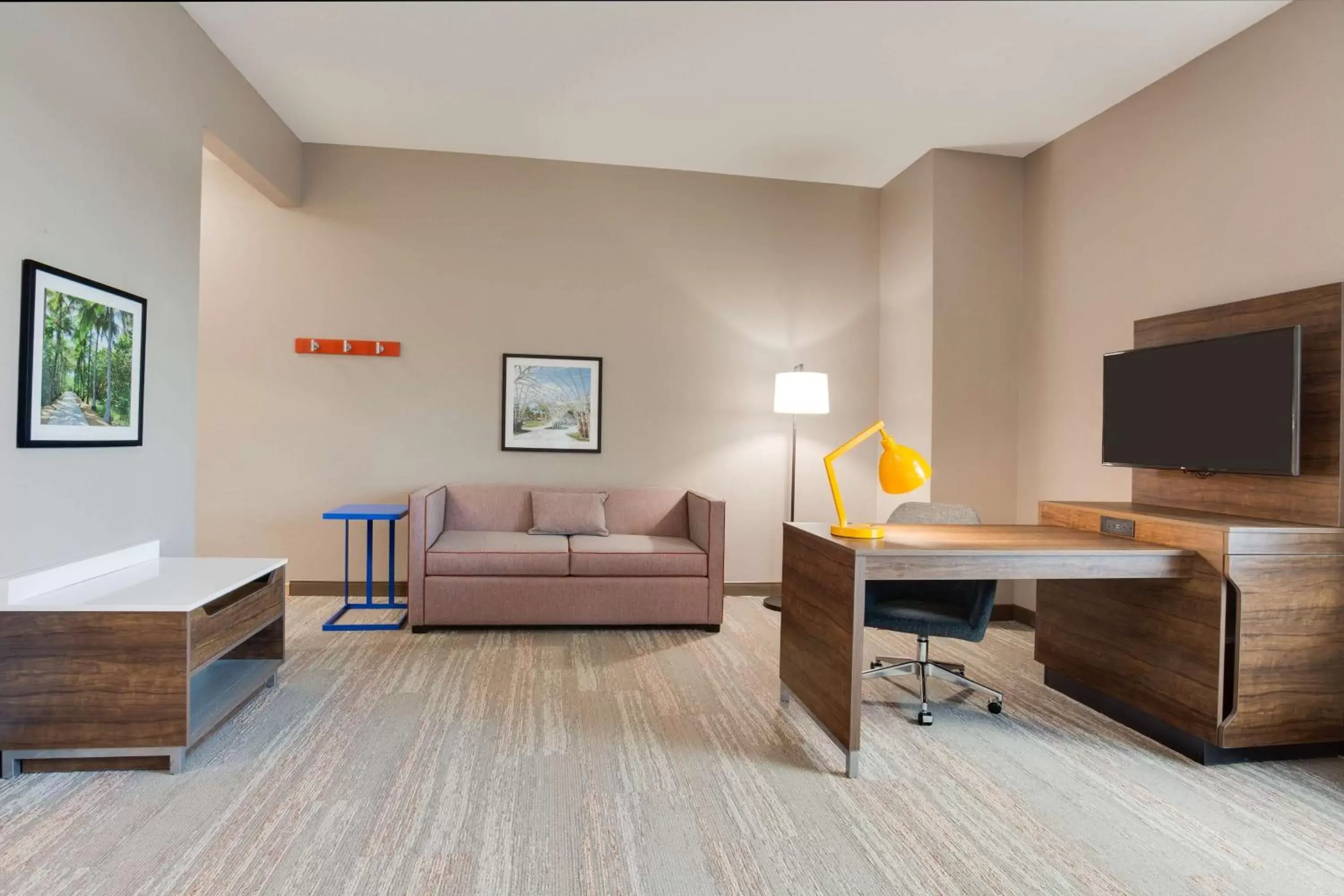 Living room, Seating Area in Hampton Inn & Suites Fort Lauderdale - Miramar