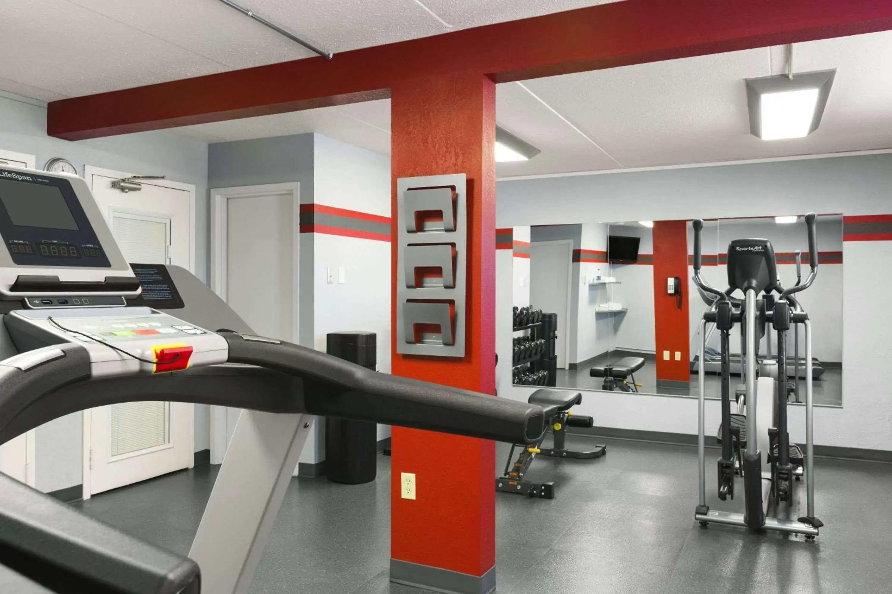 Fitness centre/facilities, Fitness Center/Facilities in Travelodge by Wyndham Edmonton West