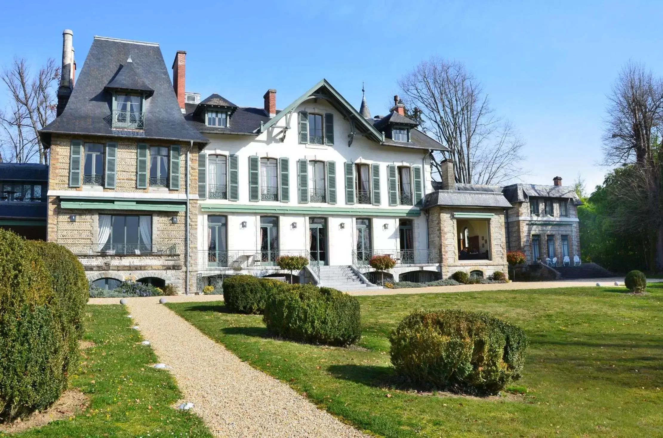 Property Building in Hôtel Villa Navarre - Les Collectionneurs