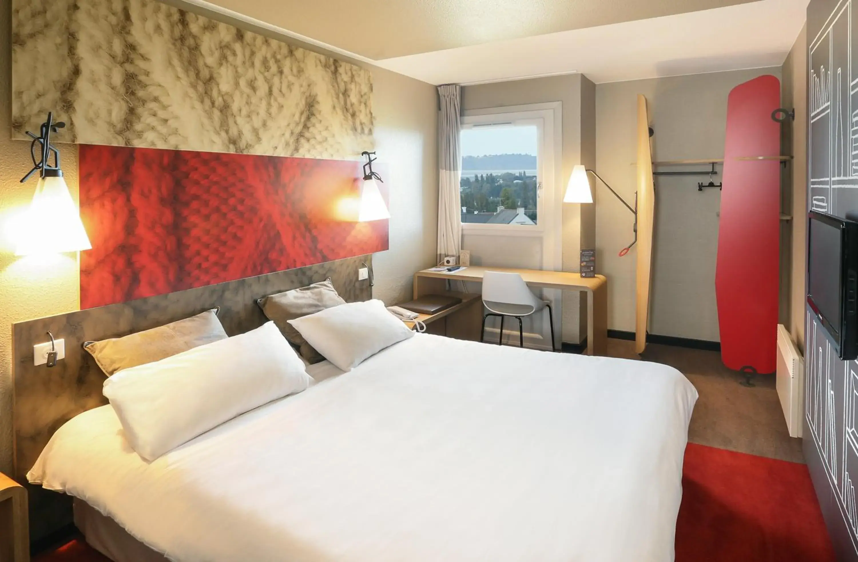 Photo of the whole room, Room Photo in ibis Saint Quentin en Yvelines - Velodrome