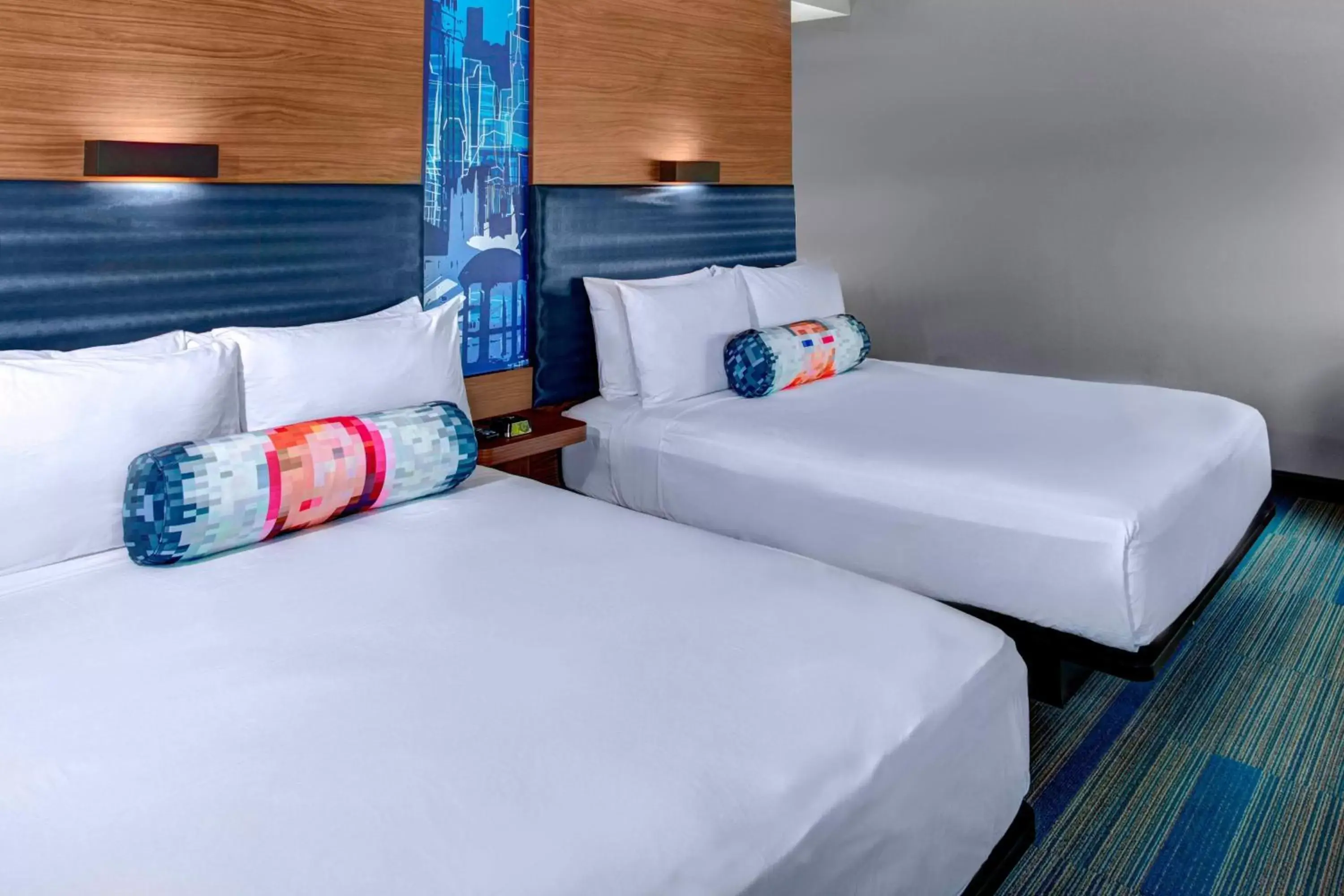 Photo of the whole room, Bed in Aloft Raleigh Durham Airport Brier Creek