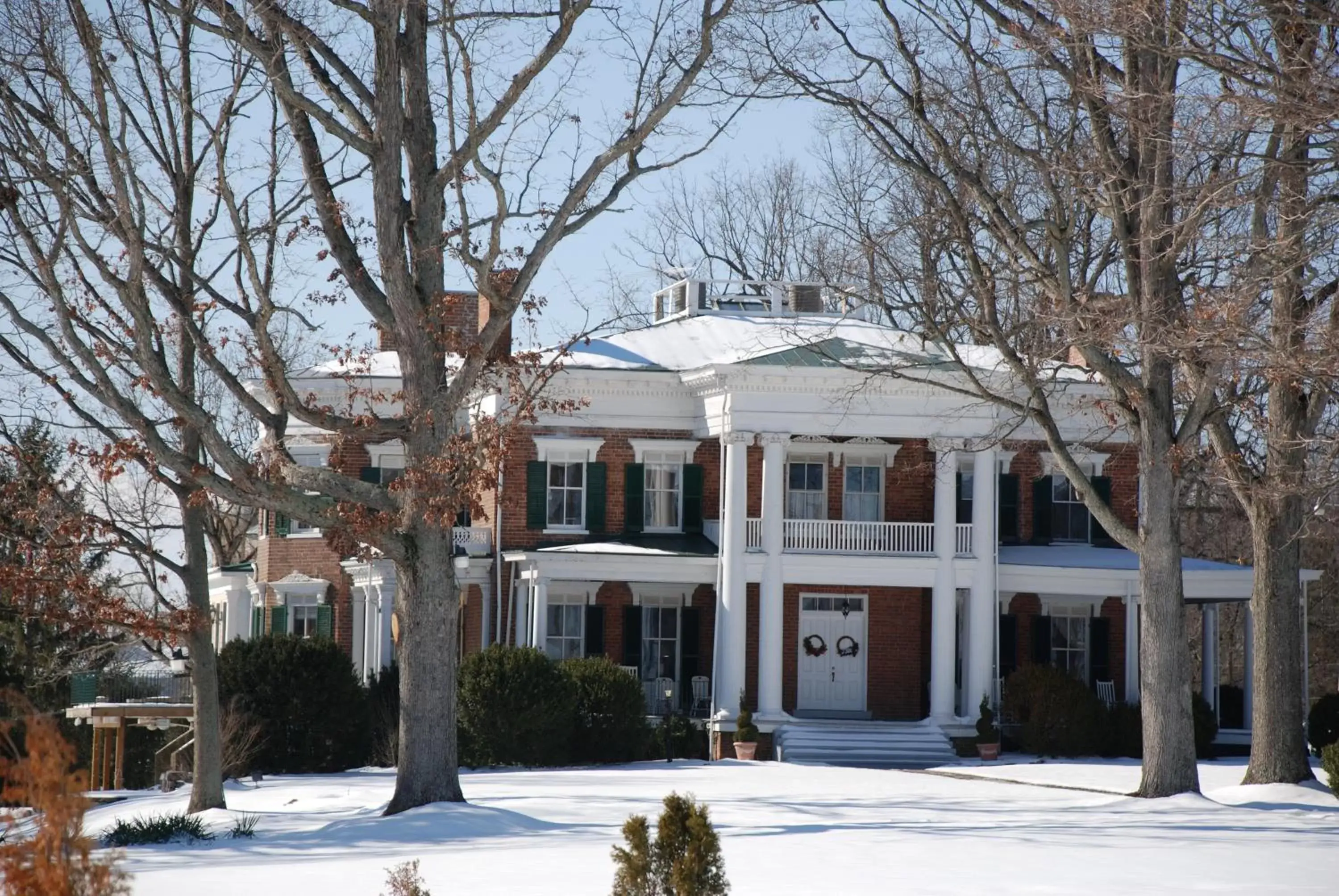 Property building, Winter in Rockwood Manor Bed & Breakfast