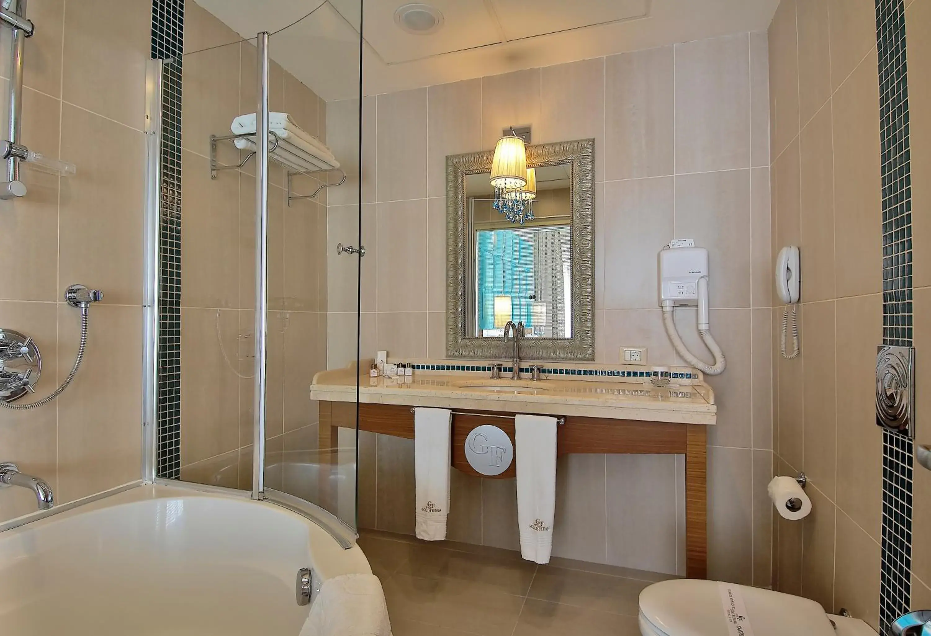 Bathroom in Gonluferah Thermal Hotel Bathroom in Gonluferah Thermal Hotel