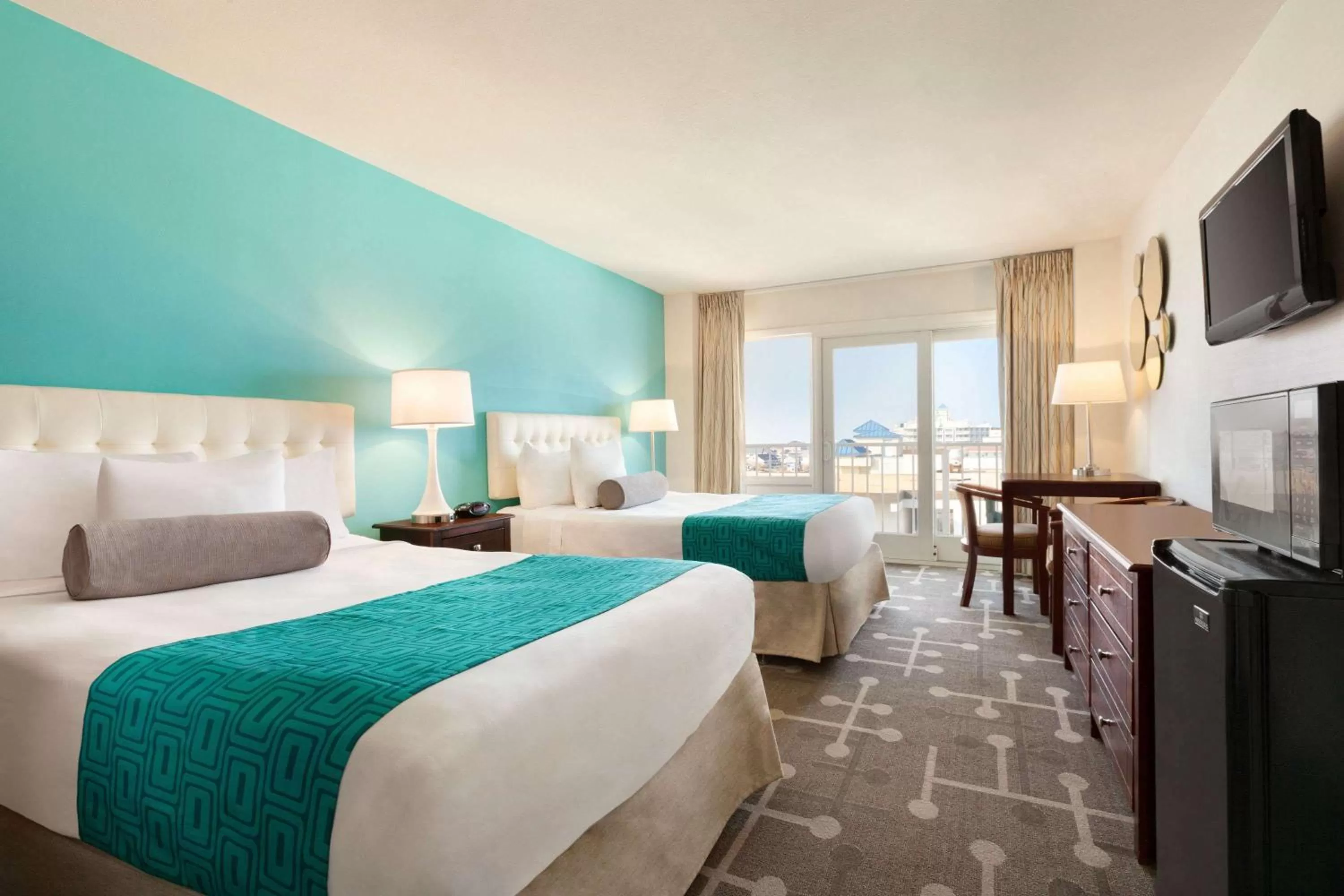  Room with Two Double Beds and Partial Ocean View - Non Smoking in Howard Johnson Plaza by Wyndham Ocean City Oceanfront