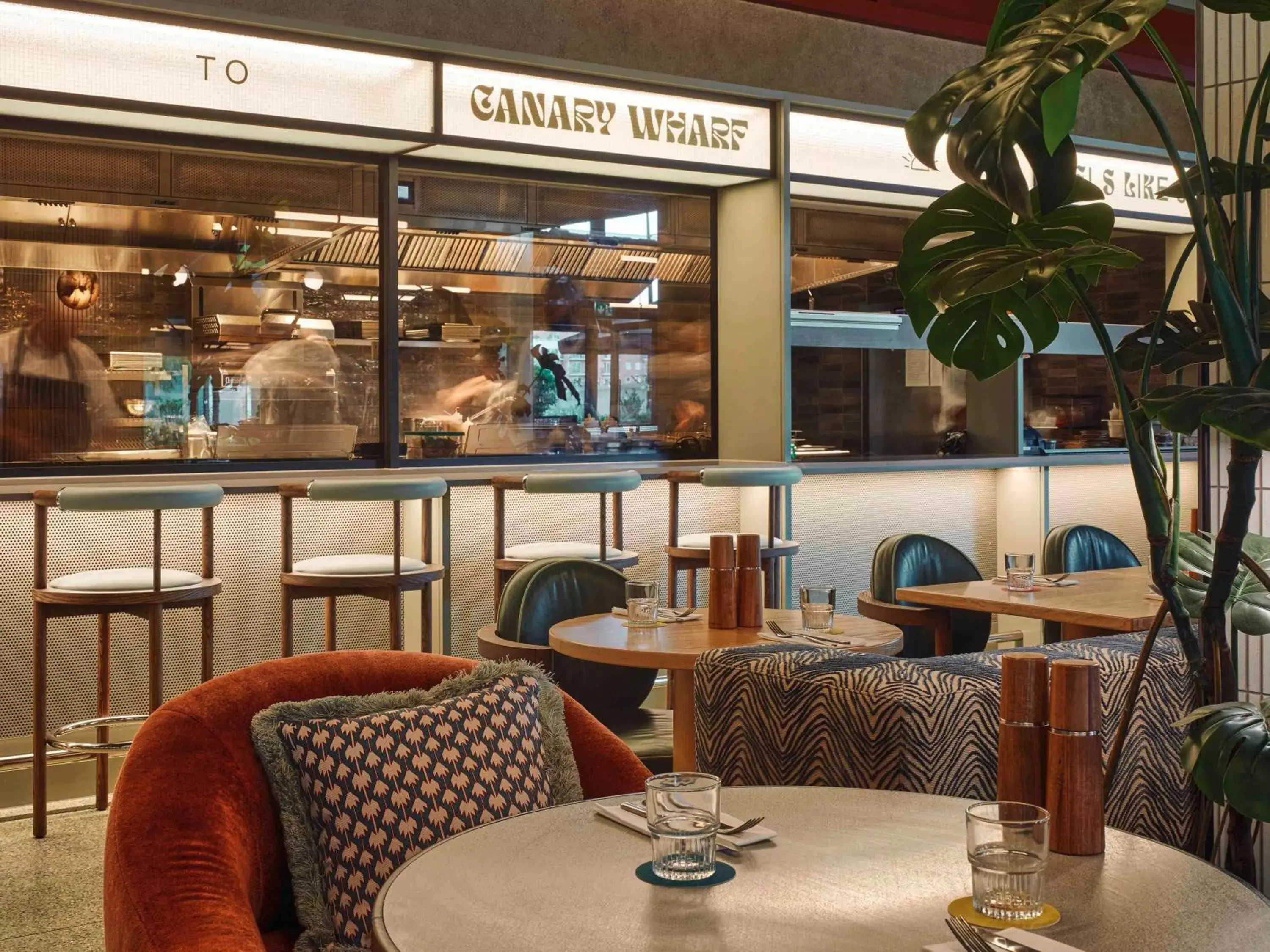 Restaurant/Places to Eat in TRIBE London Canary Wharf
