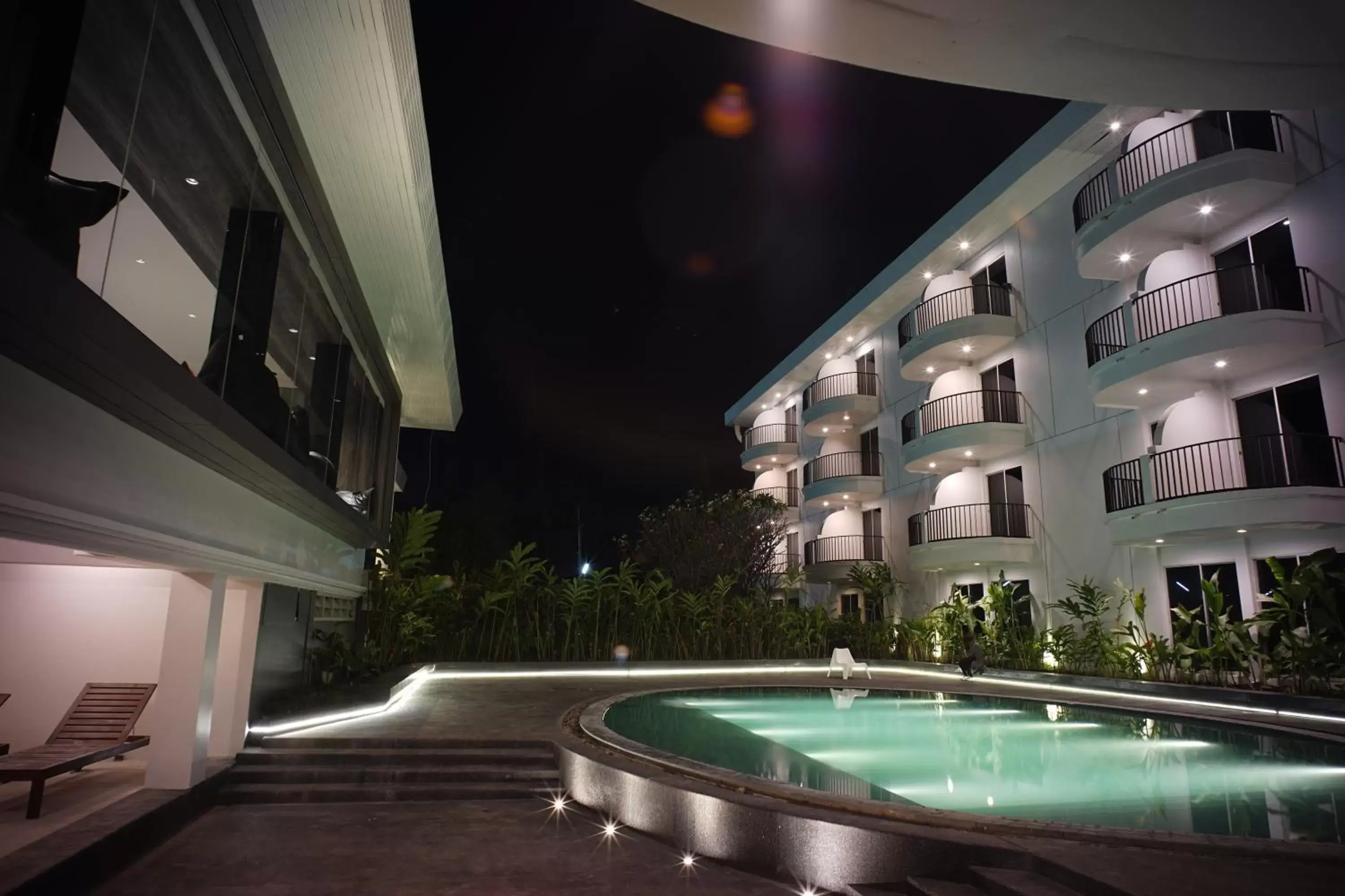 Property building, Swimming Pool in Mittapan Hotel