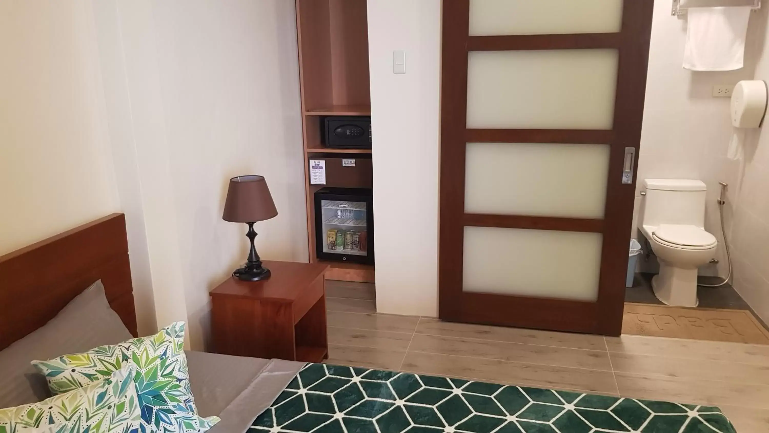 Bedroom, TV/Entertainment Center in Hayahay Resort