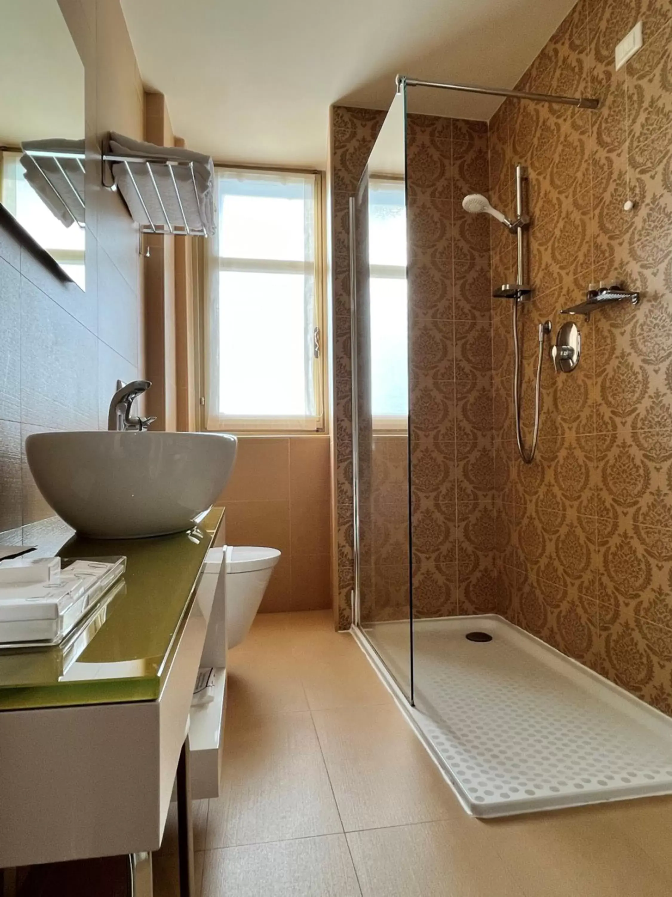 Shower, Bathroom in Hotel Castello di Santa Vittoria