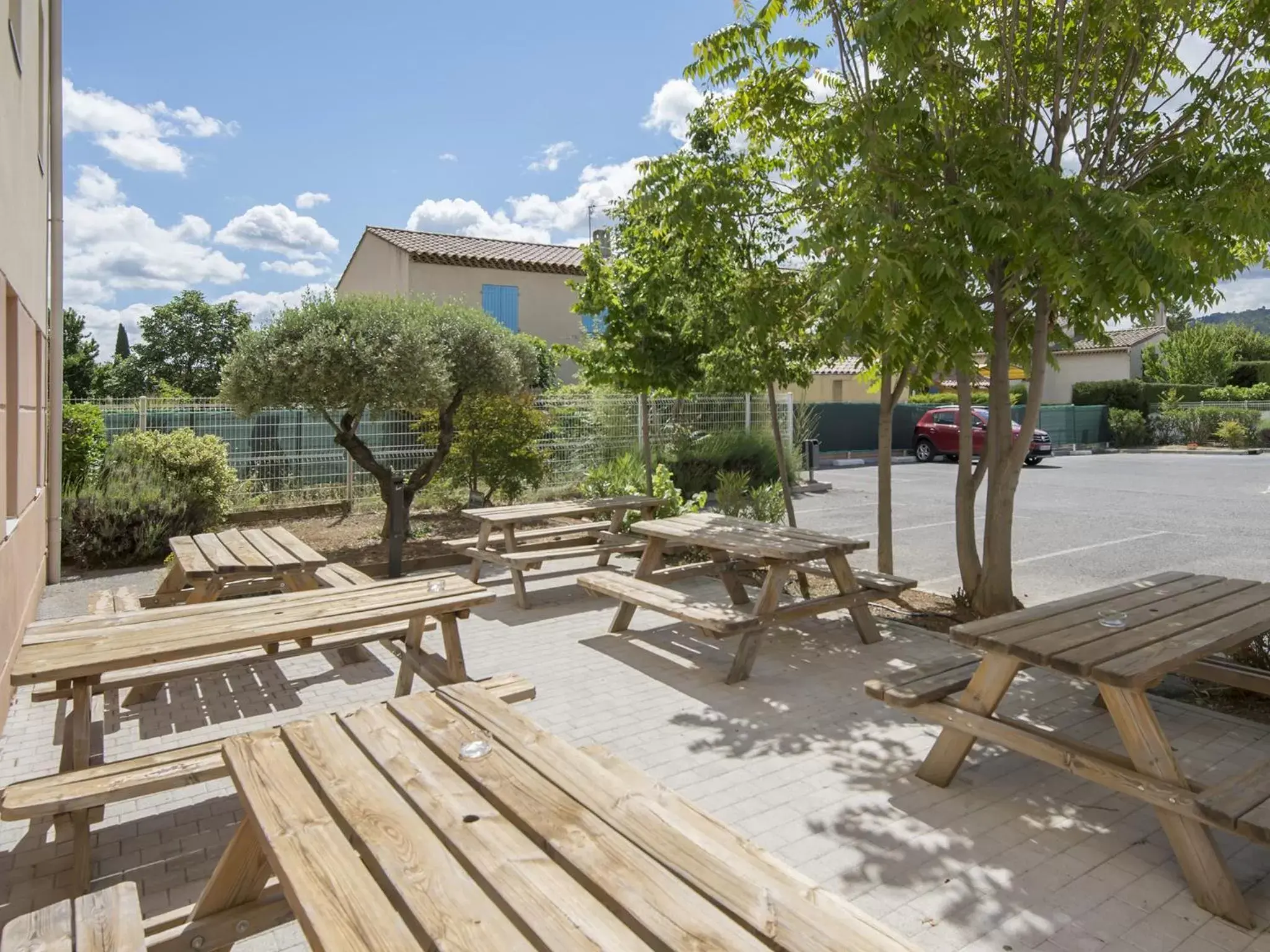 Garden view, Patio/Outdoor Area in B&B HOTEL Brignoles