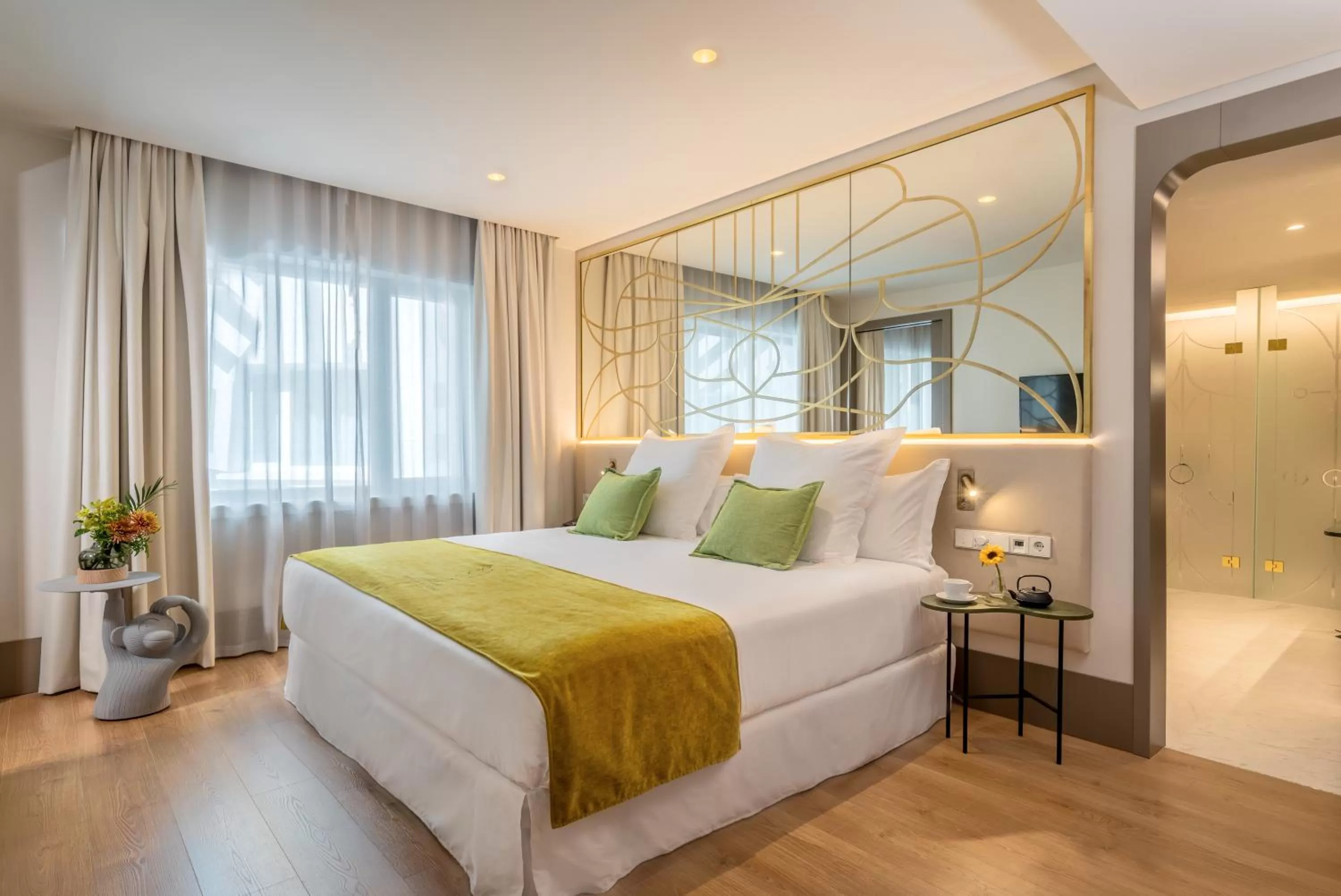 Bathroom, Bed in Barceló Torre de Madrid