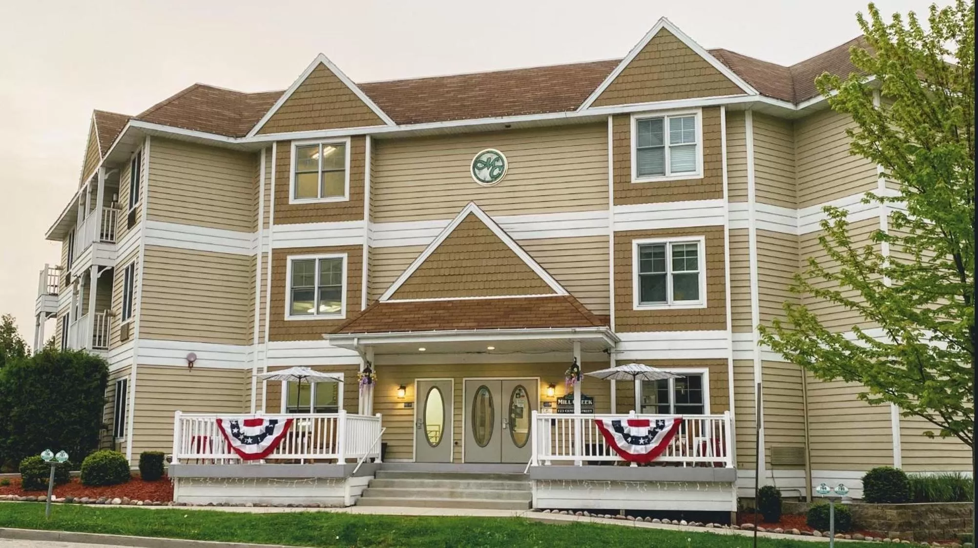 Property Building in Mill Creek Hotel