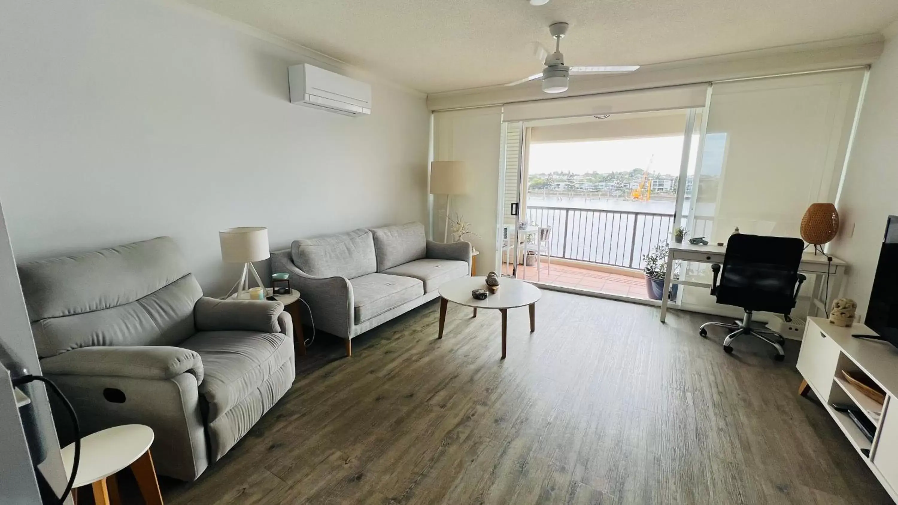 Seating Area in Goldsborough Place Apartments