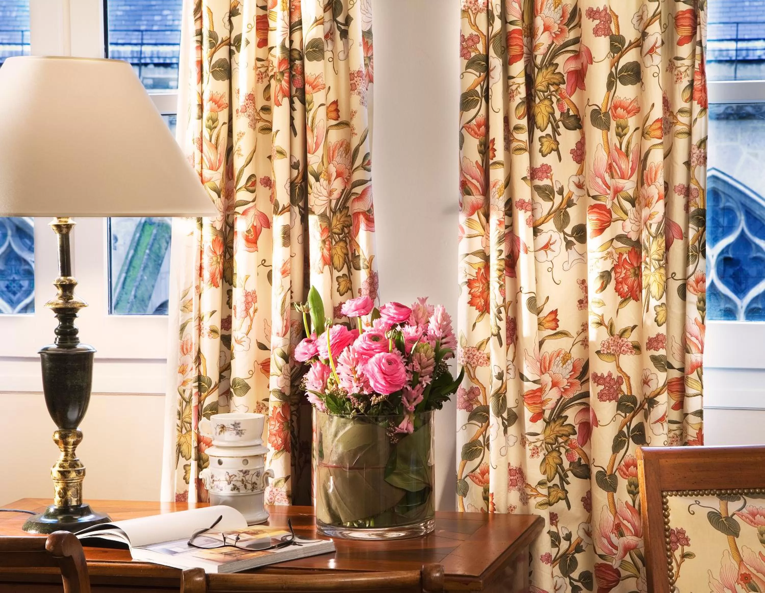 Seating area in Relais Du Louvre