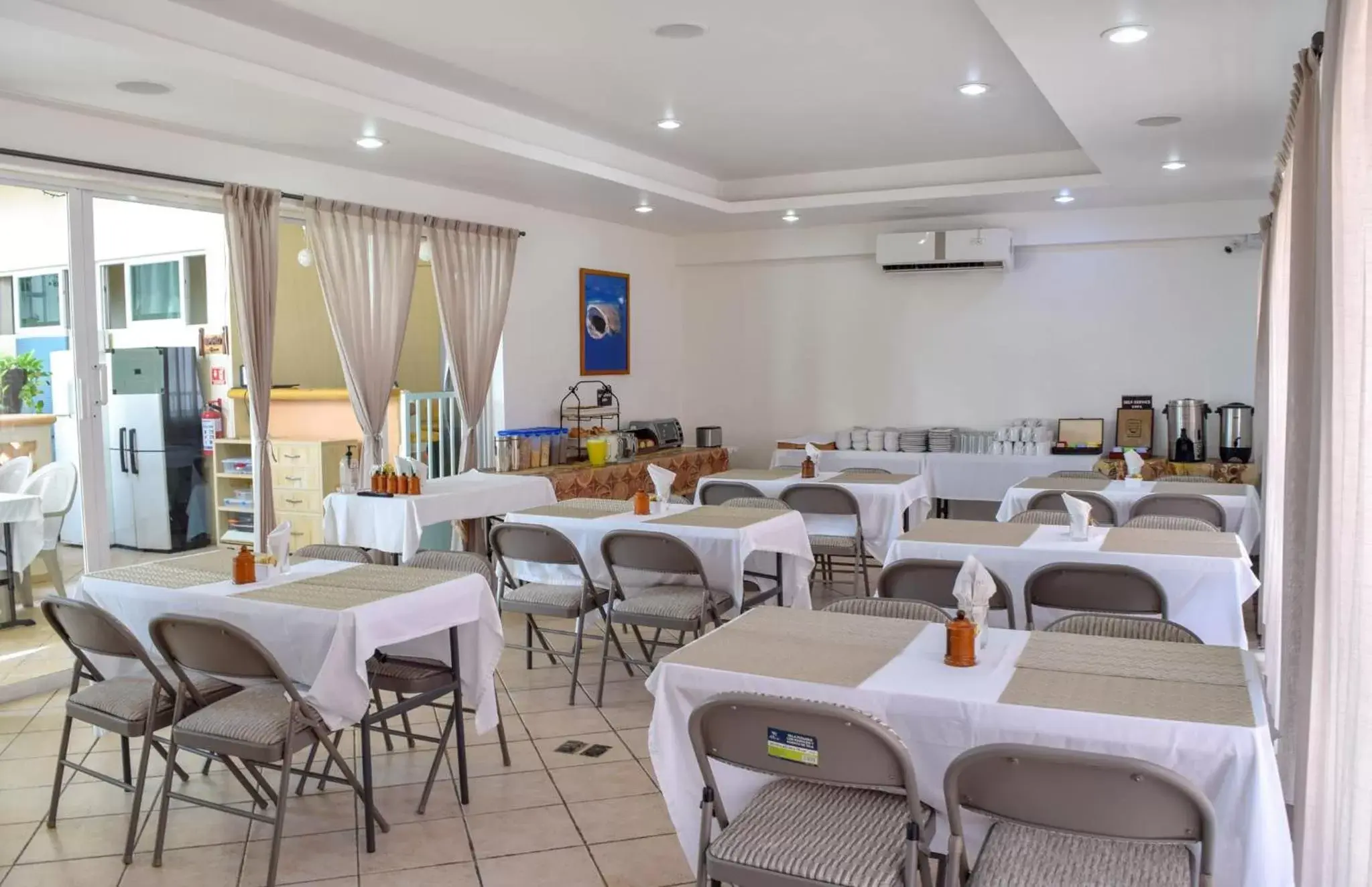 Restaurant/Places to Eat in Hotel Bucaneros Isla Mujeres